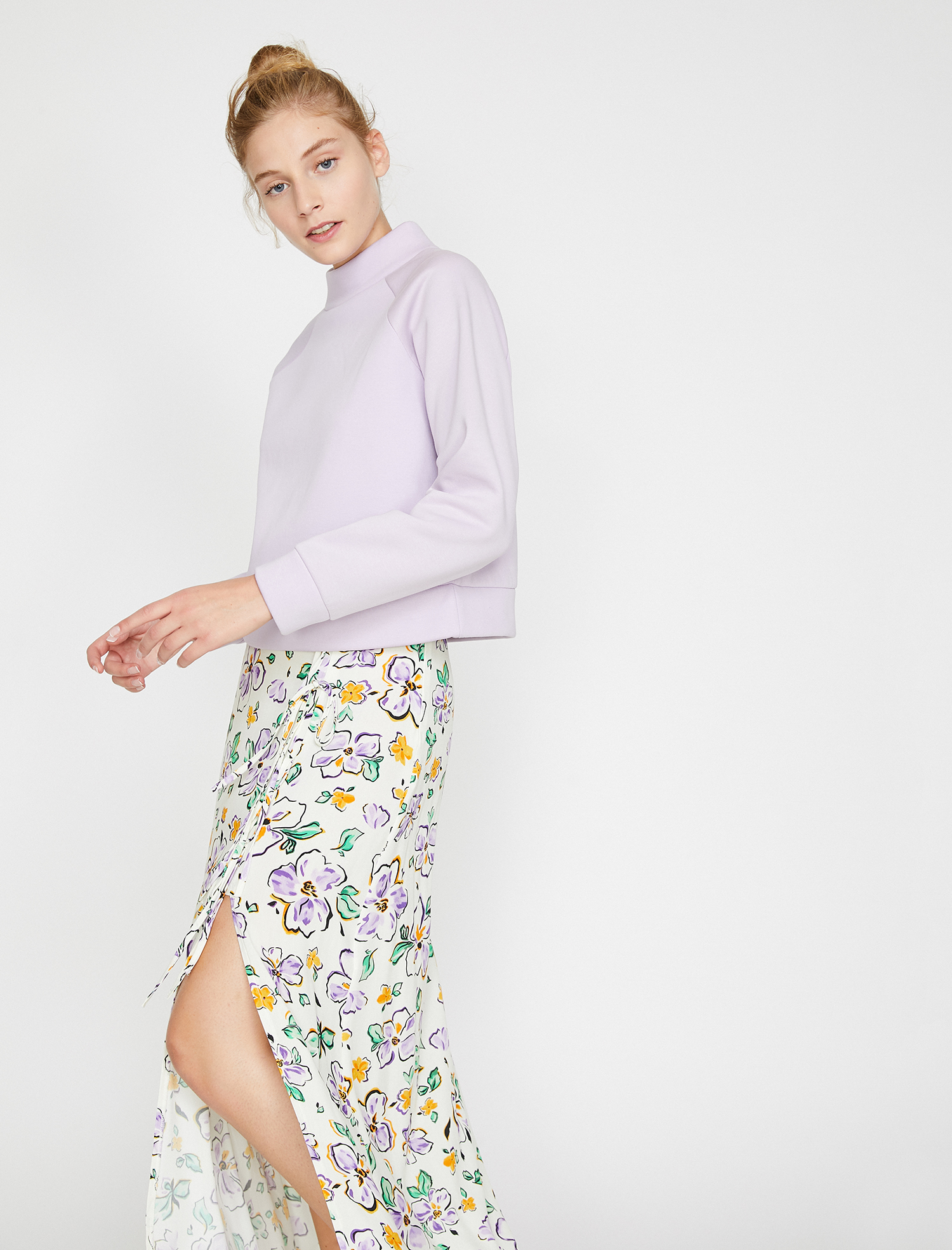   Yüksek Yaka Sweatshirt