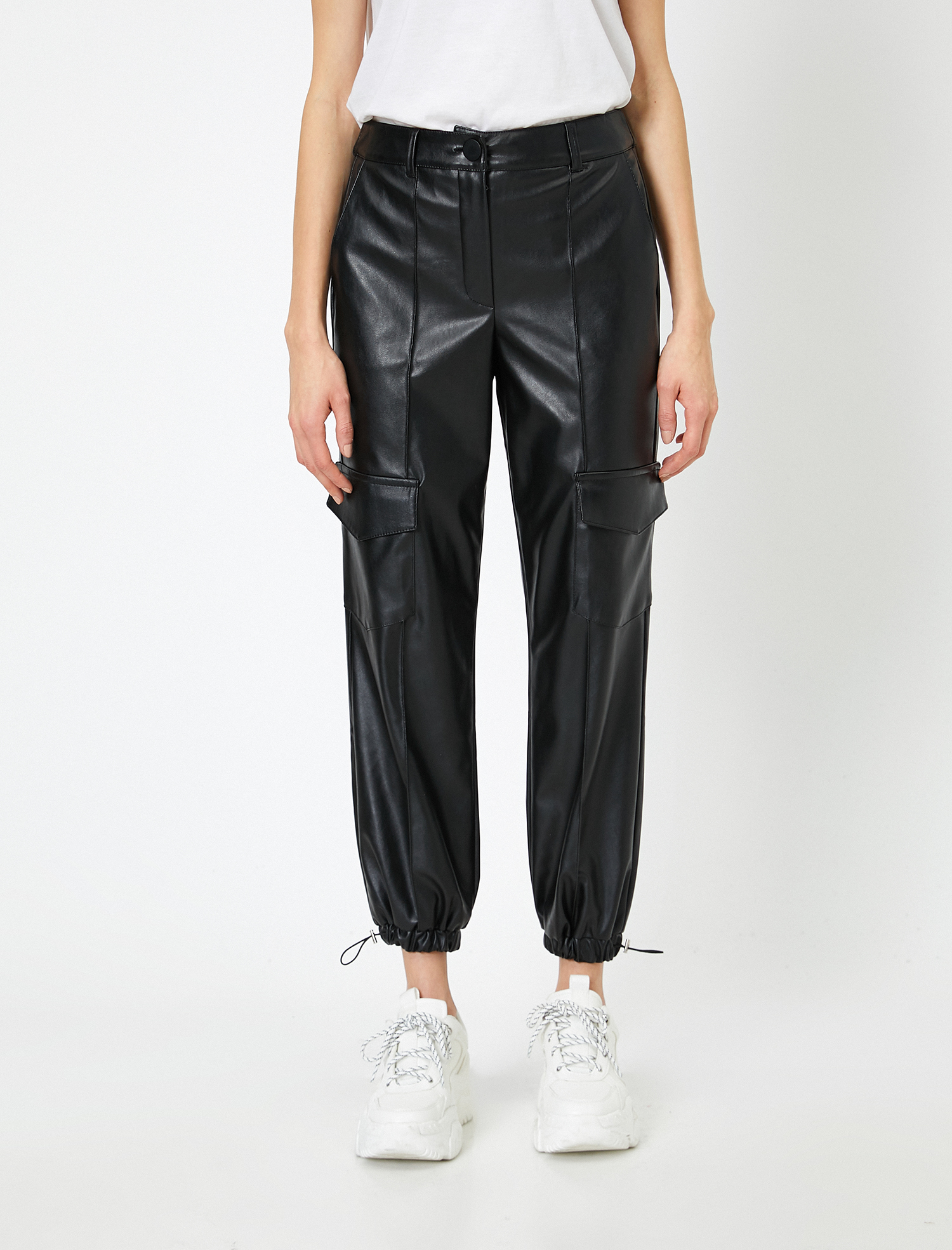   Deri Görünümlü Jogger Pantolon