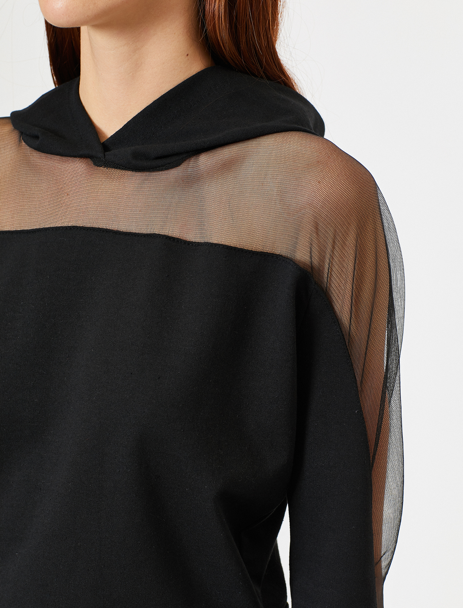   Kapüşonlu Tül Detaylı Uzun Kollu Sweatshirt