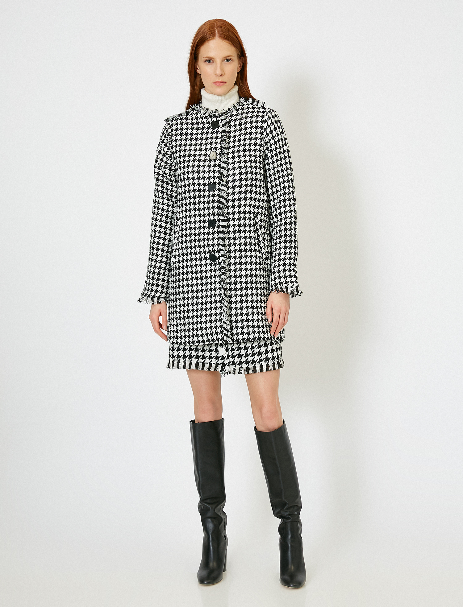   Düğme Detaylı Cepli Kaban