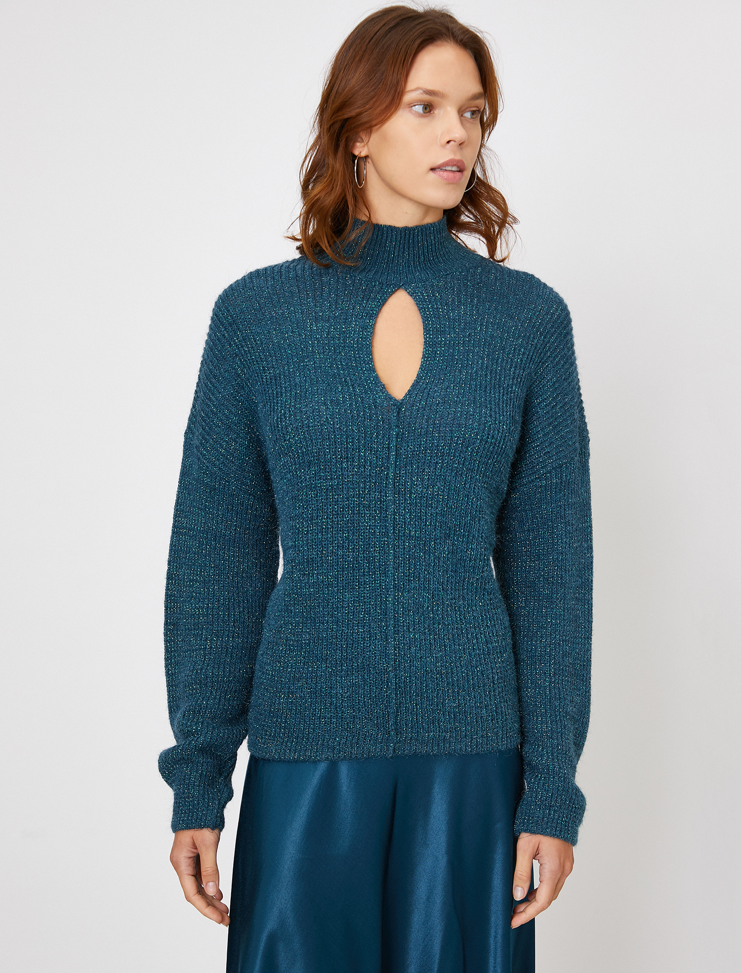   Yüksek Yaka Triko Kazak