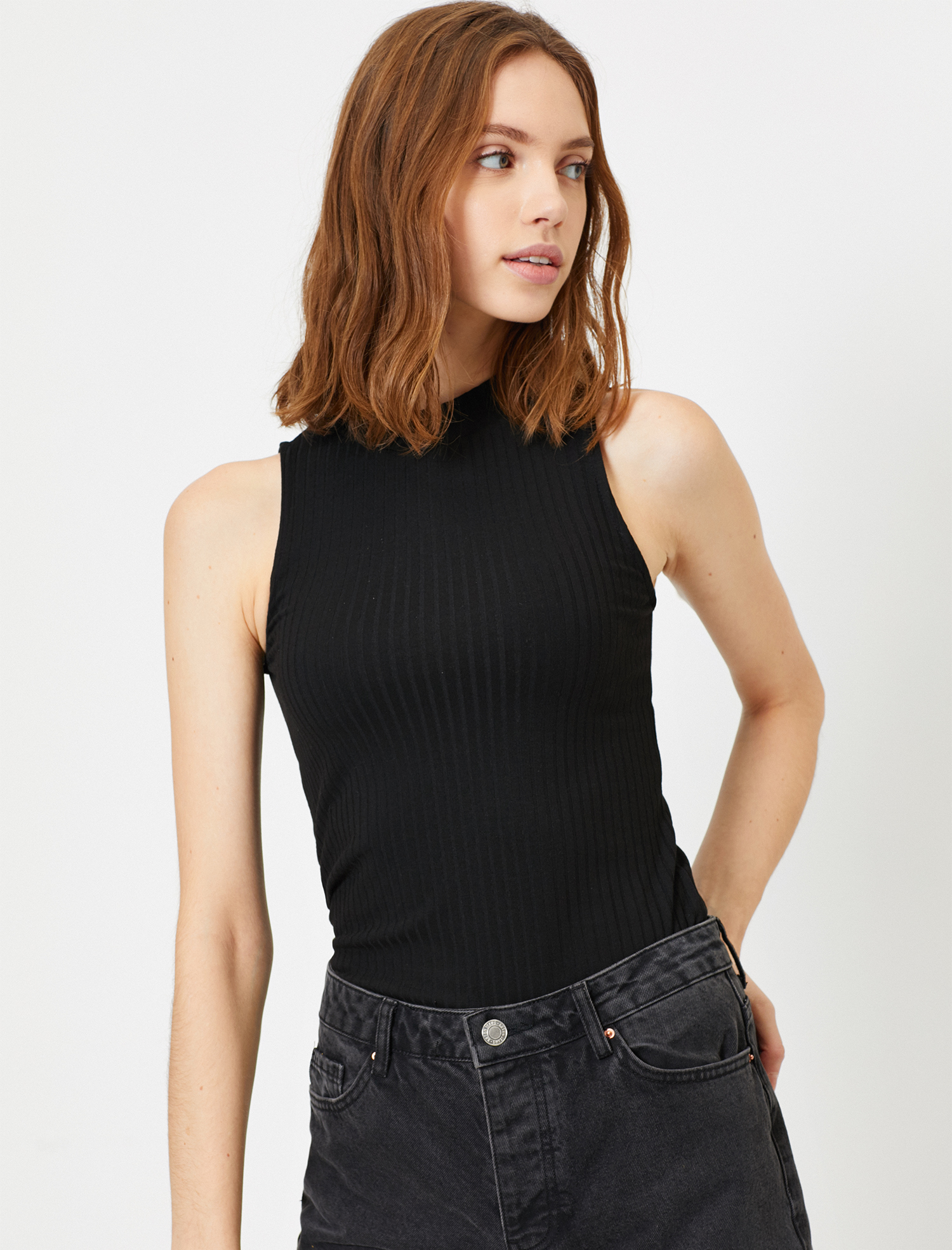   Halter Yaka Dar Kesim Atlet