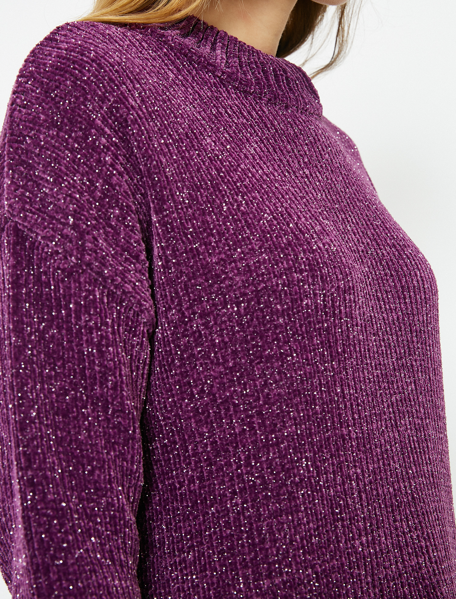   Yırtmaç Detaylı Triko Kazak