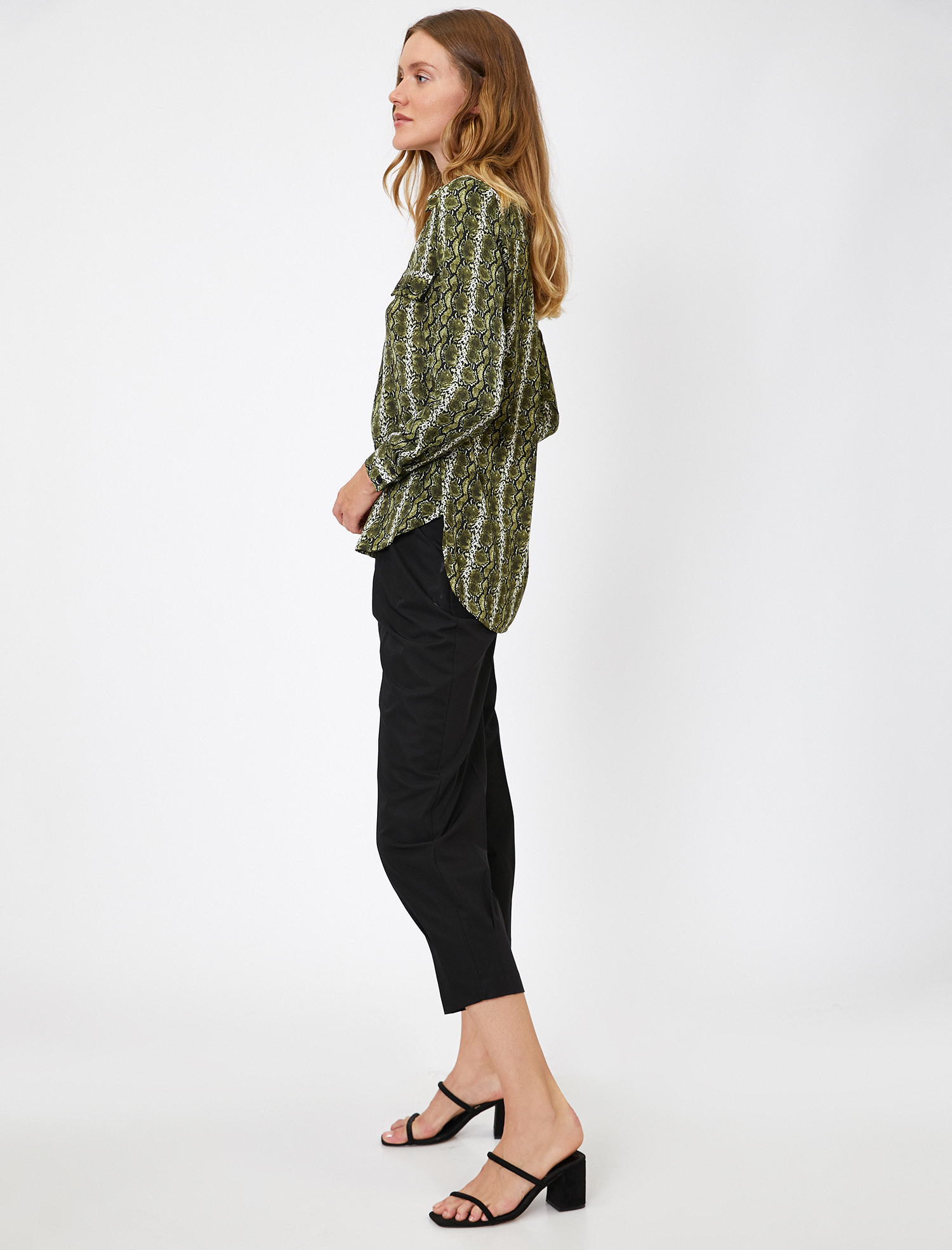   Yılan Derisi Desenli Gömlek