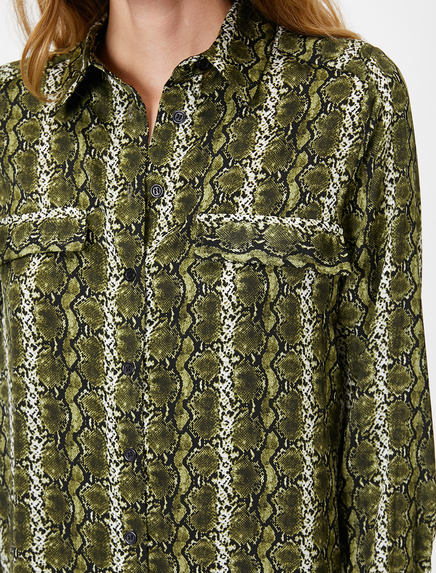   Yılan Derisi Desenli Gömlek