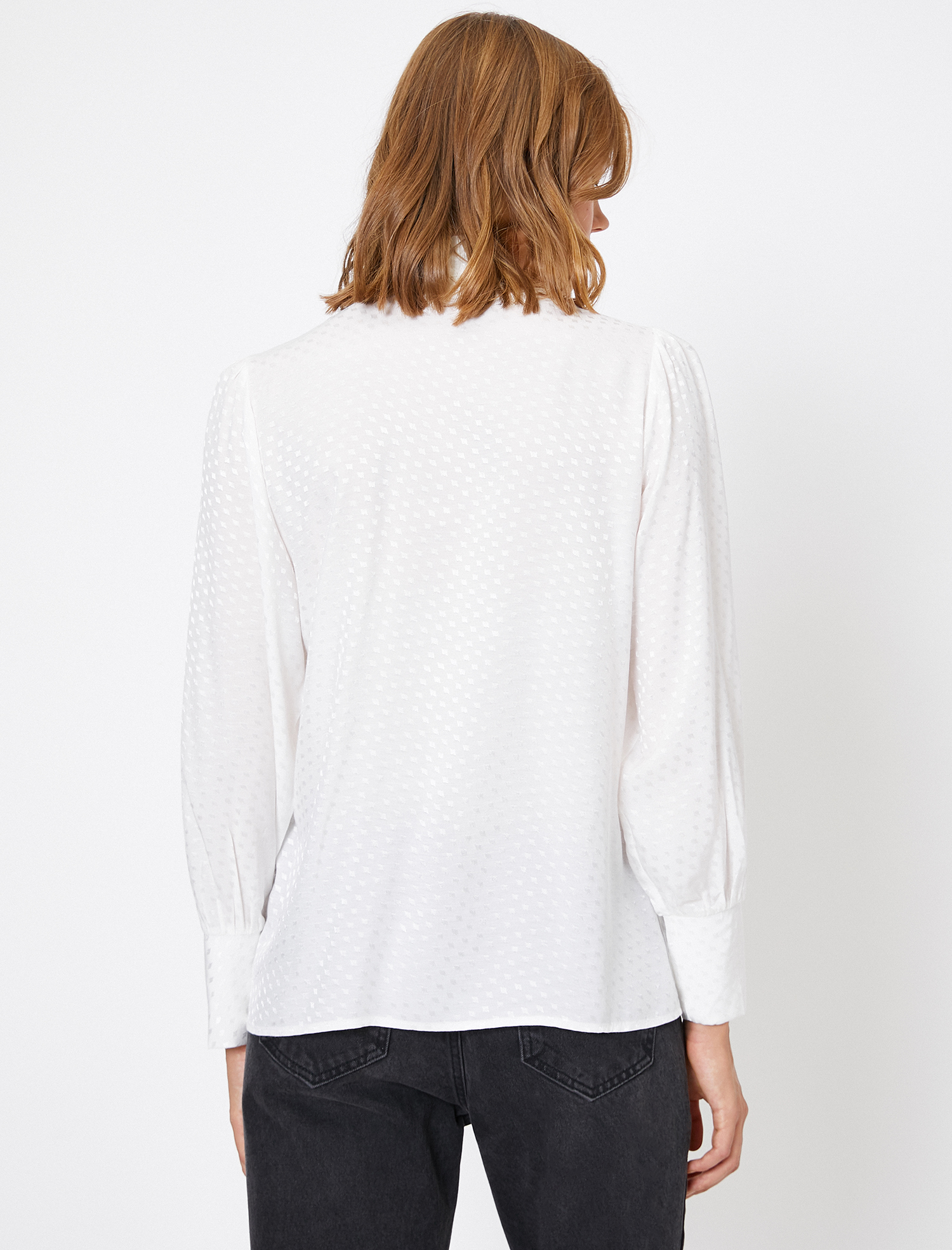   Fular Detaylı Uzun Kollu Gömlek