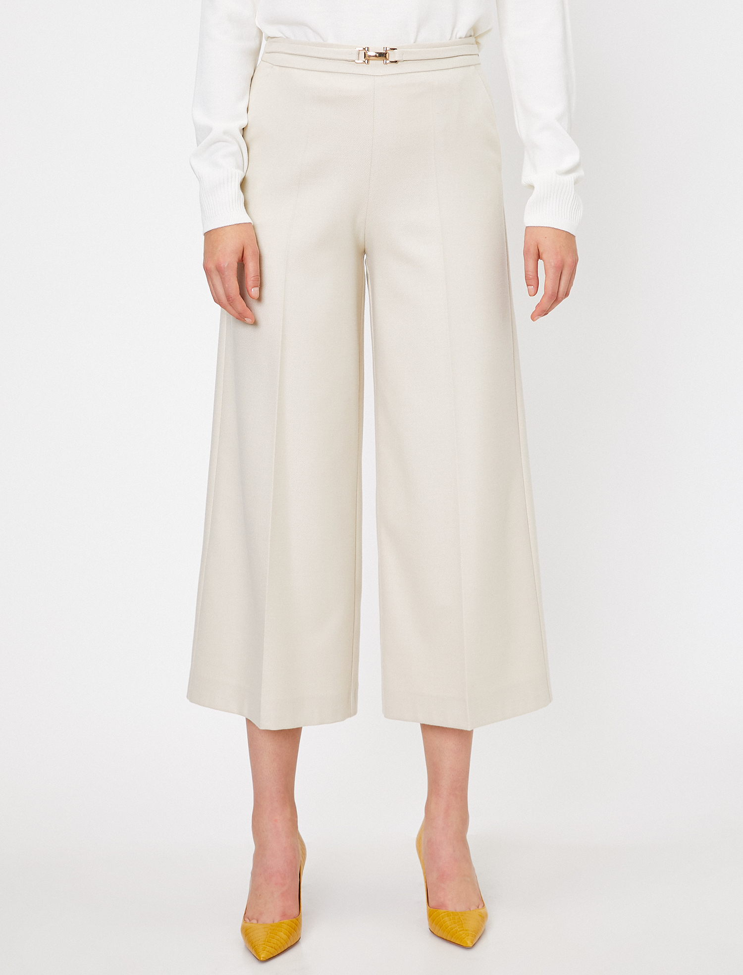 Kısa Geniş Paça Pantolon