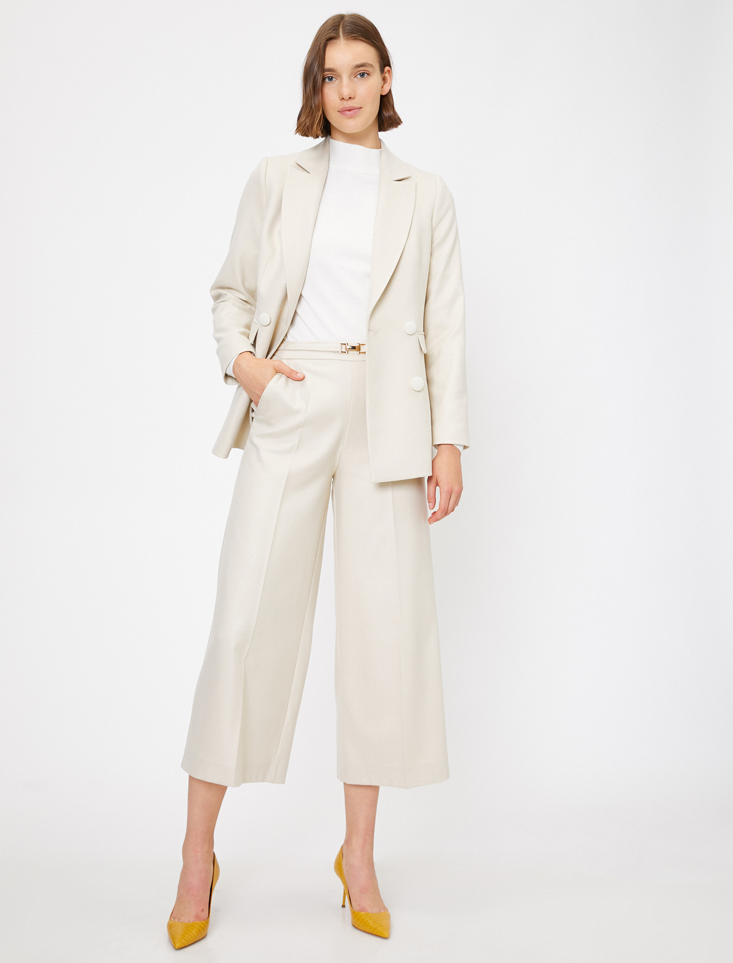 Kısa Geniş Paça Pantolon