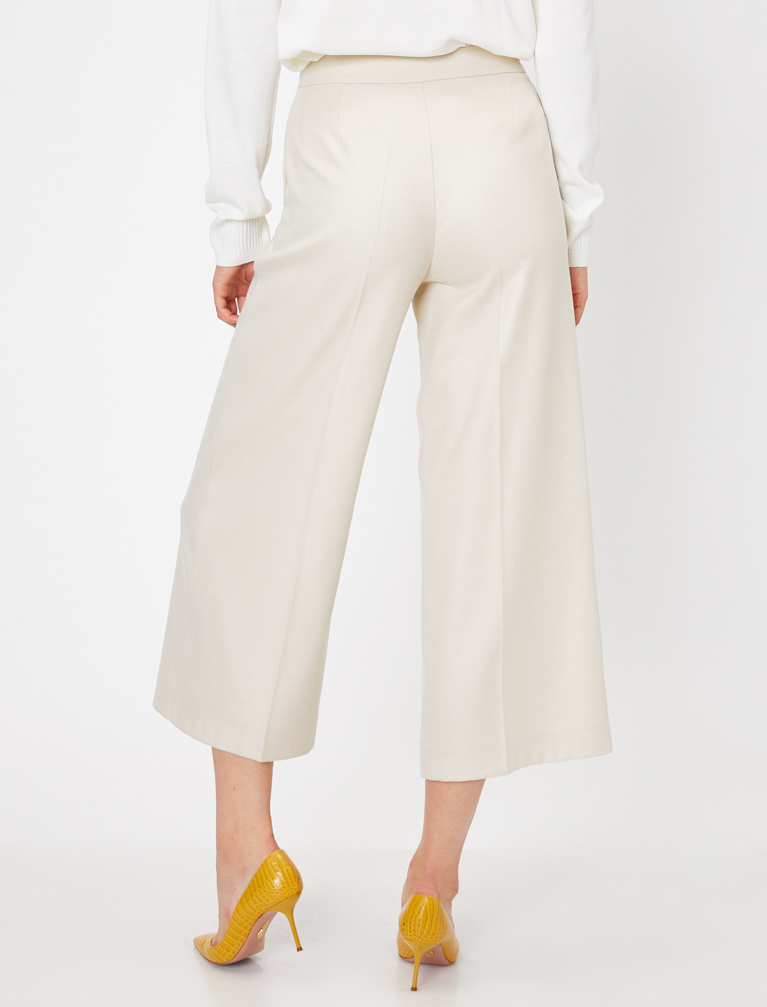 Kısa Geniş Paça Pantolon