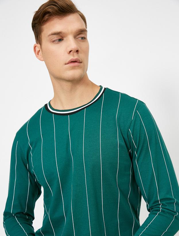 3D Çiçekli Pileli Uzun Kollu Tişört