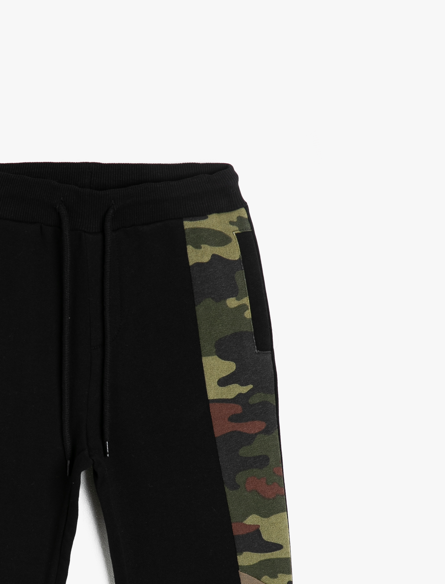  Erkek Çocuk Kamuflaj Desenli Eşofman Altı