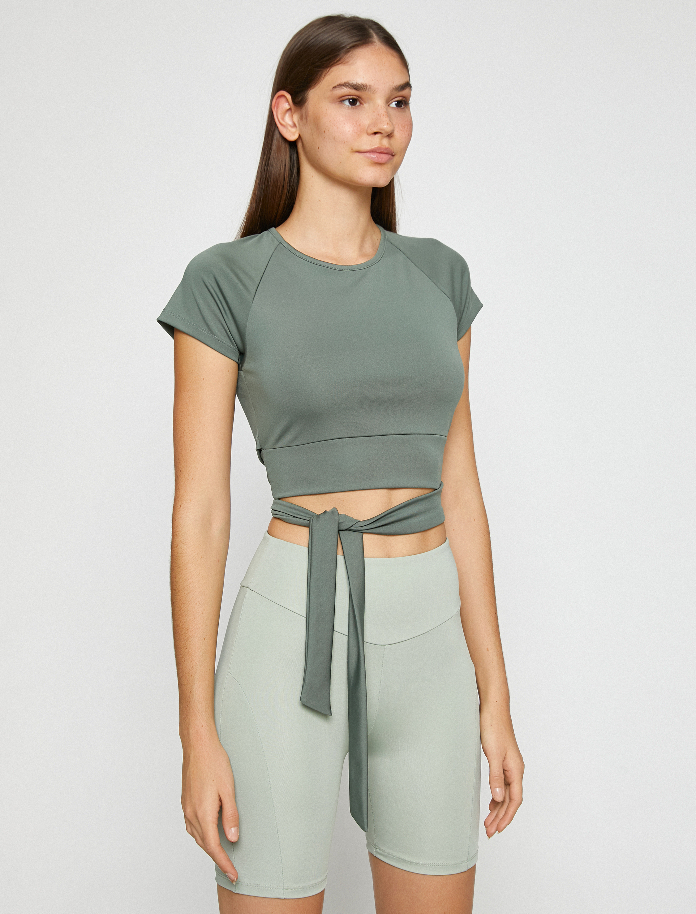   Crop Yoga Tişörtü Bağlama Detaylı
