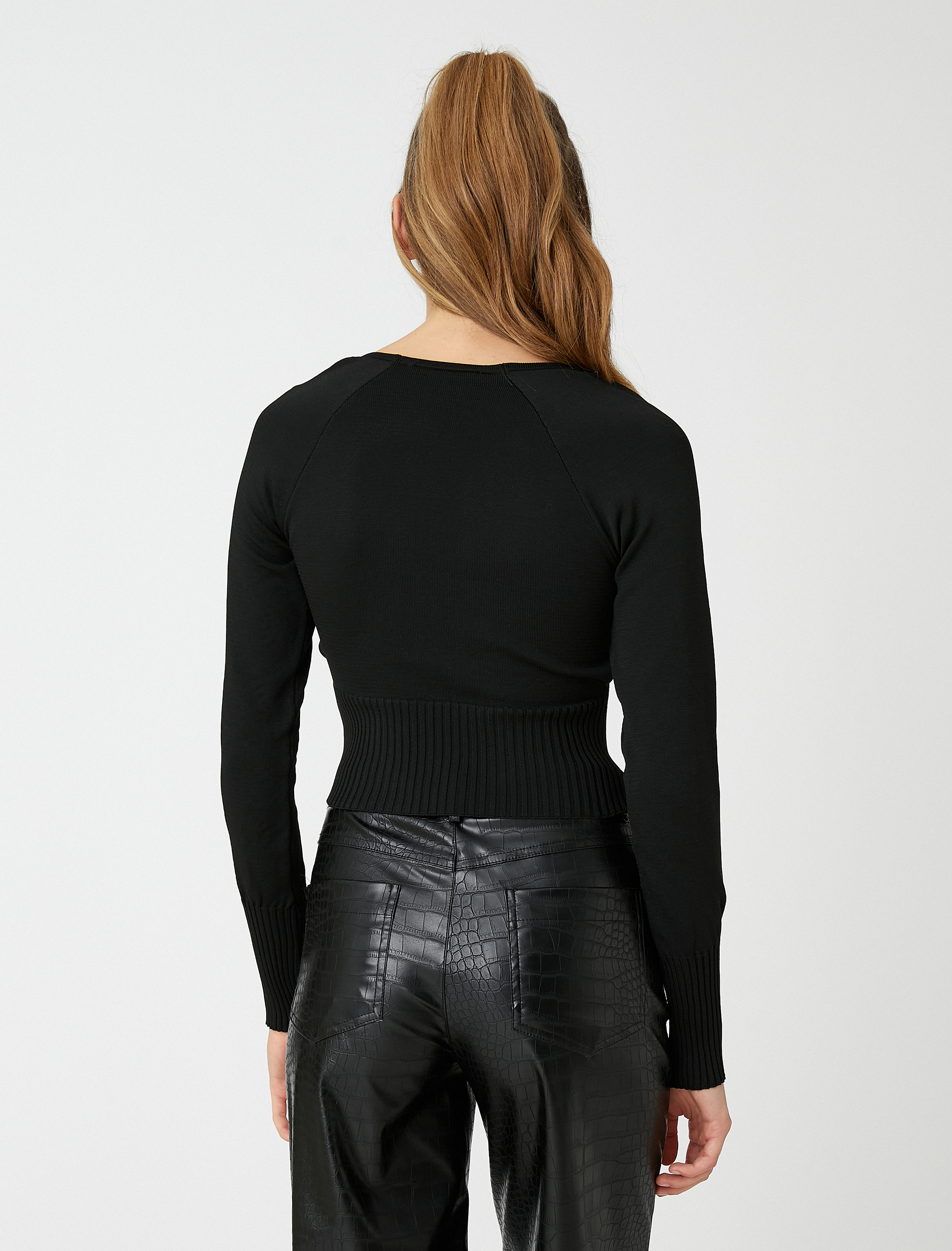   Crop Triko Kazak Pencere Detaylı V Yaka