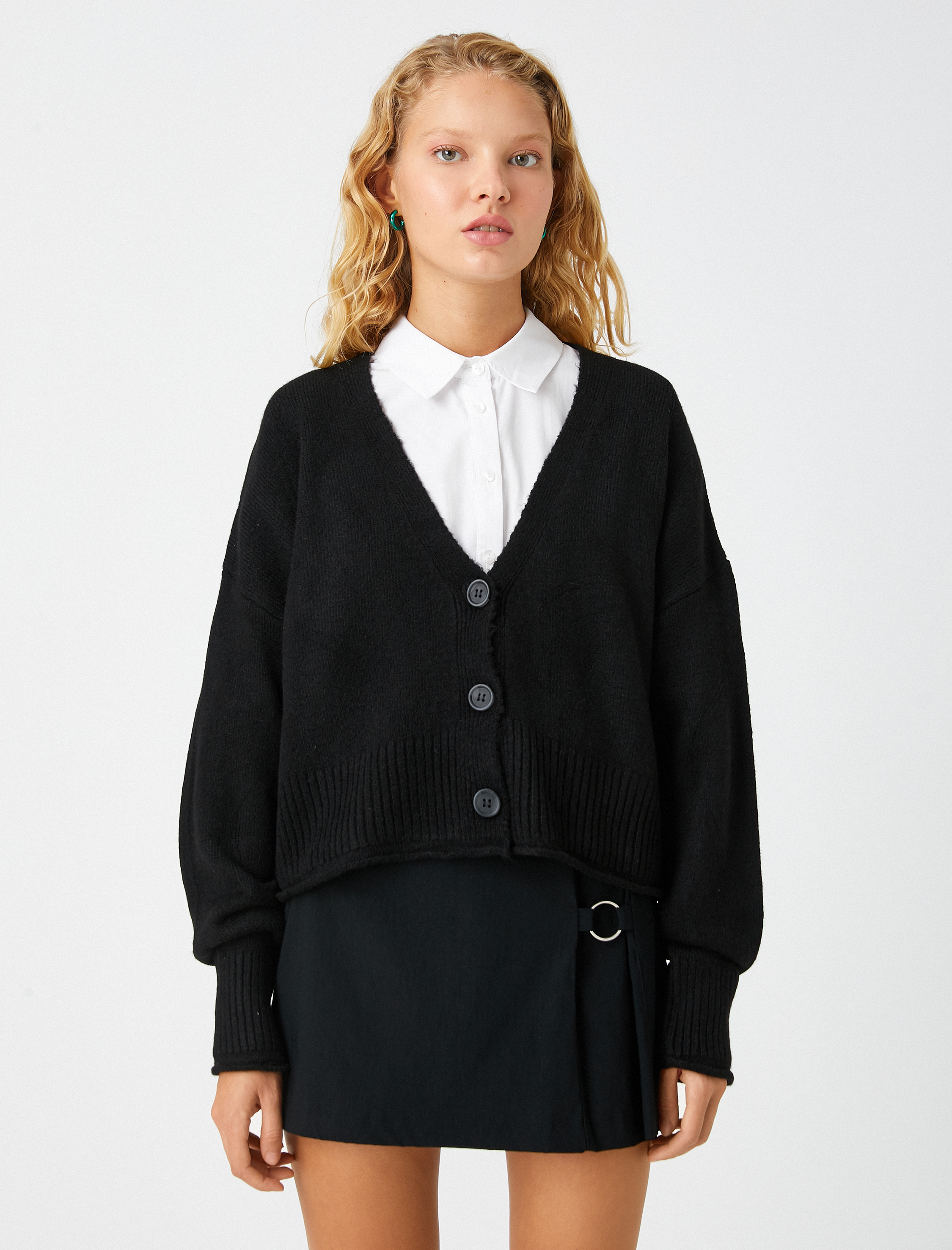   V Yaka Hırka Düğmeli