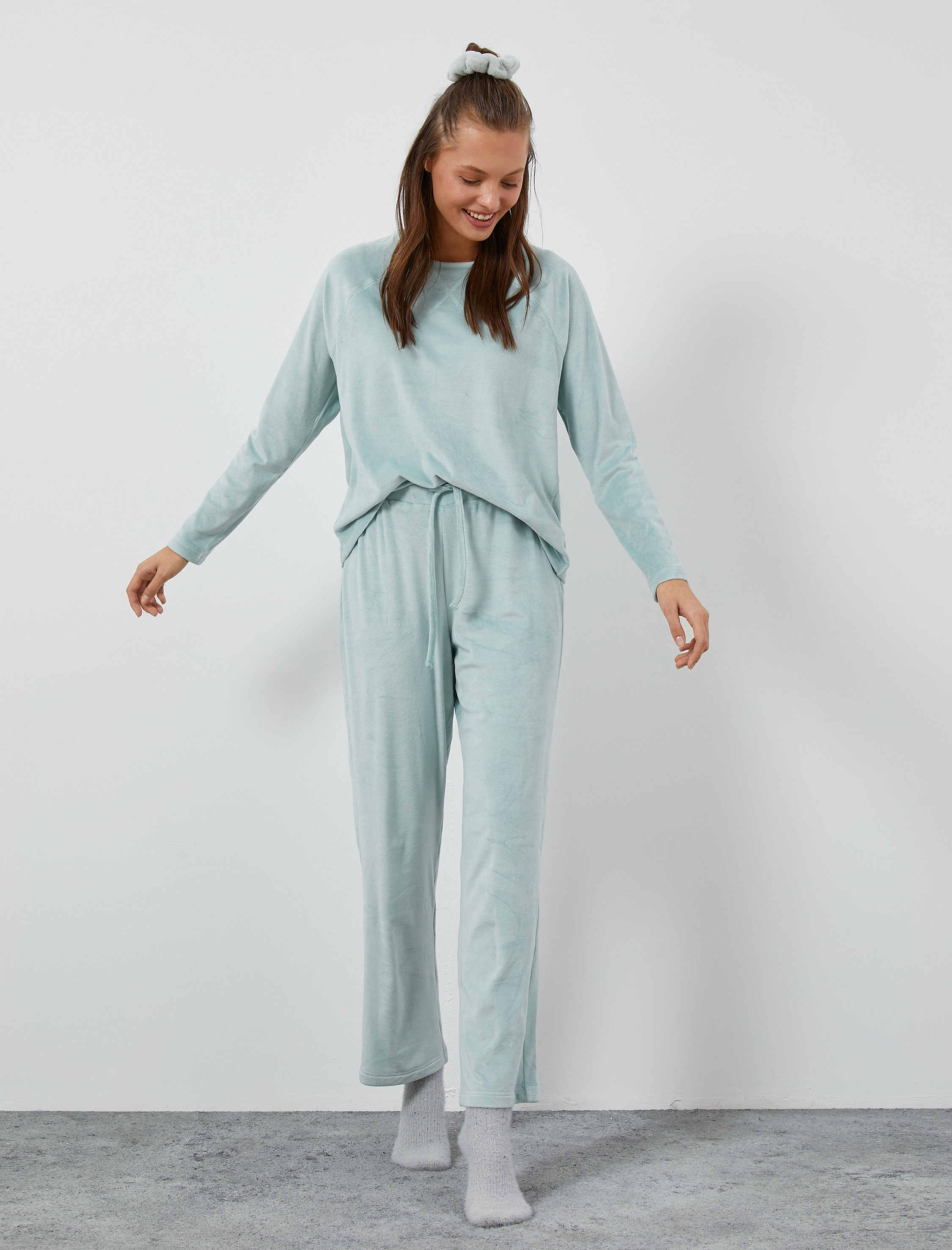   Kadife Pijama Üstü Uzun Kollu Bisiklet Yaka