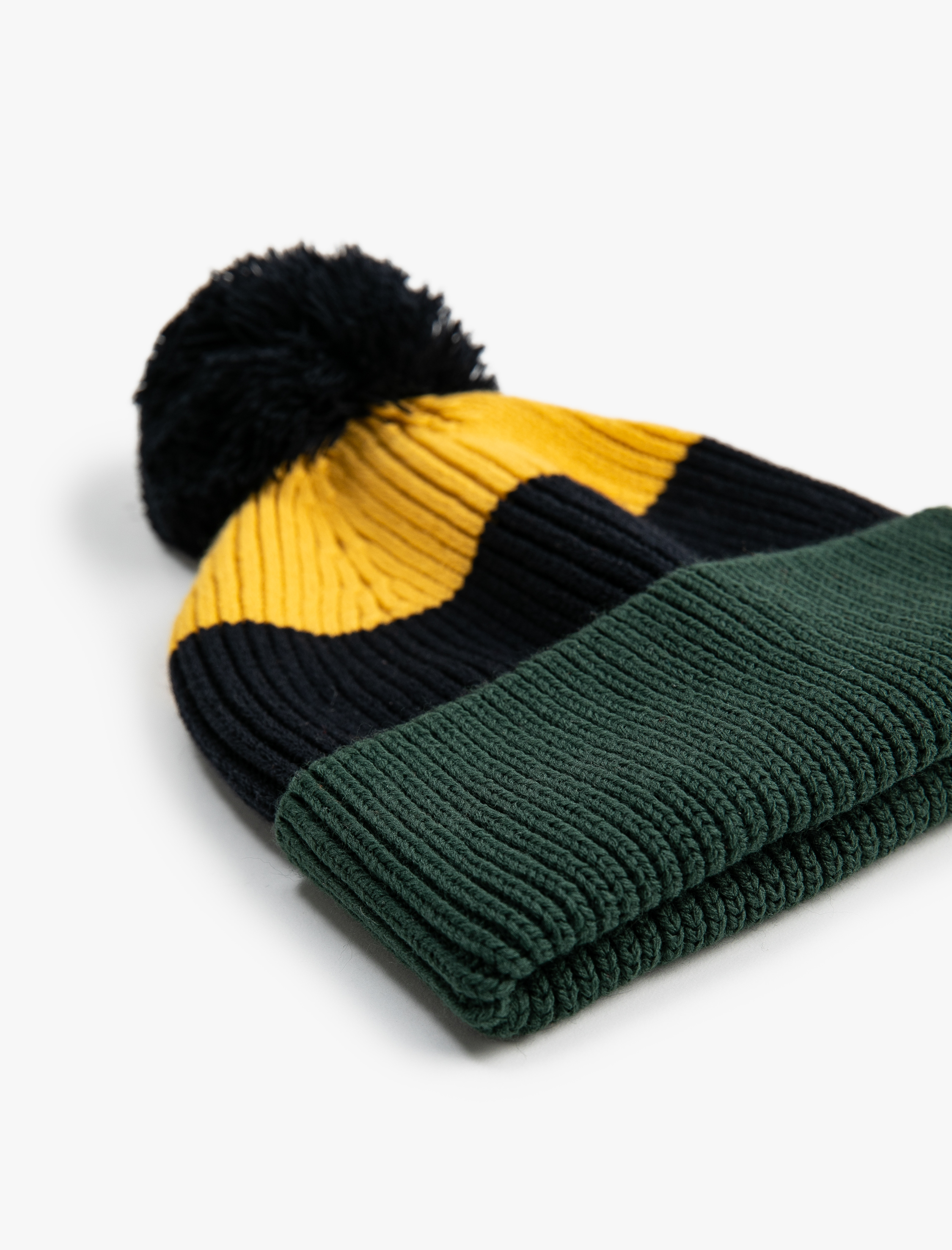  Erkek Çocuk Ponponlu Örgü Bere