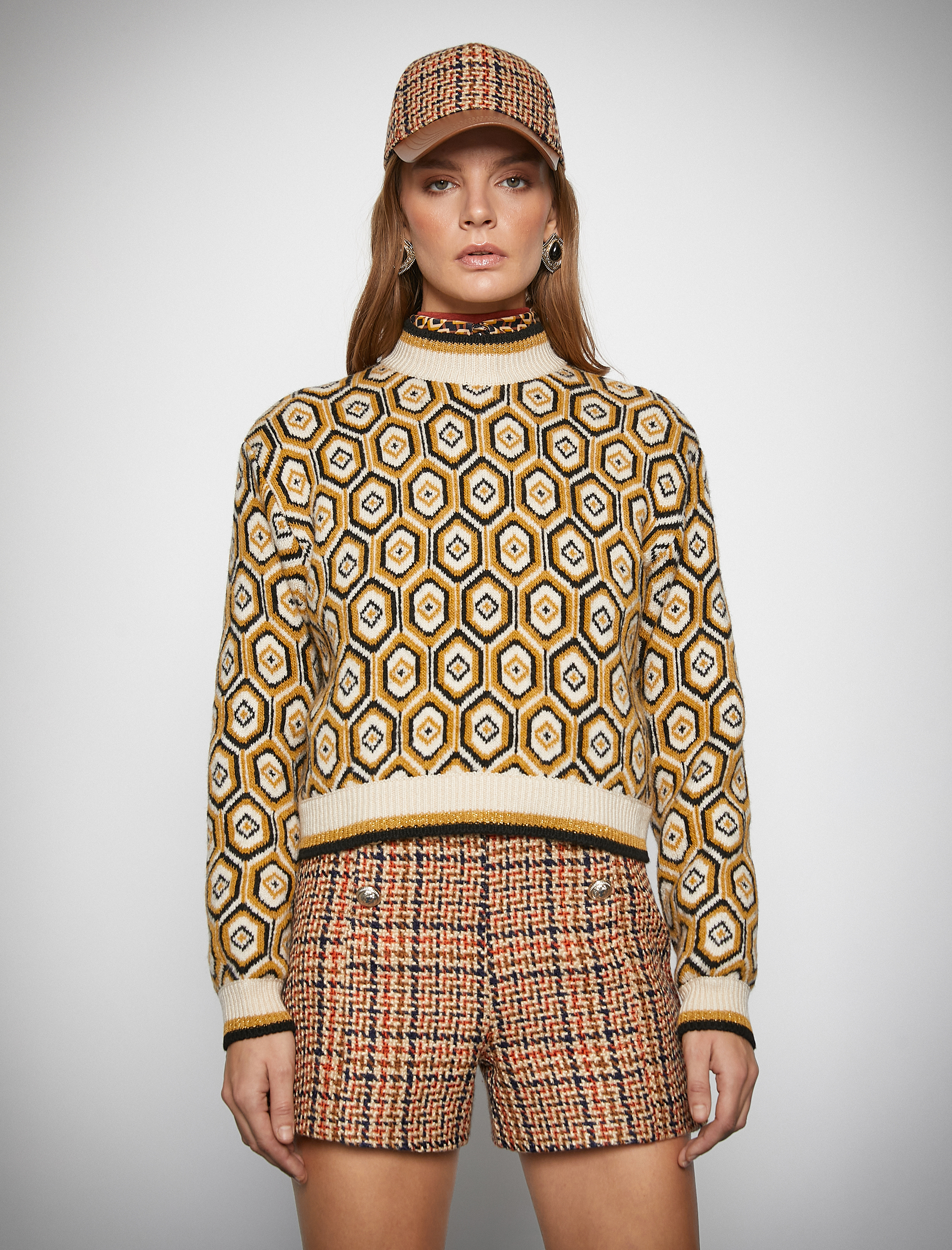   Melis Ağazat X Koton - Desenli Dik Yaka Triko Kazak