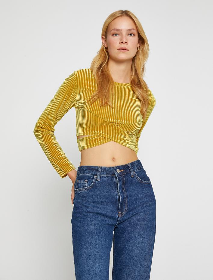  Crop Uzun Kollu Tişört Pencere Detaylı