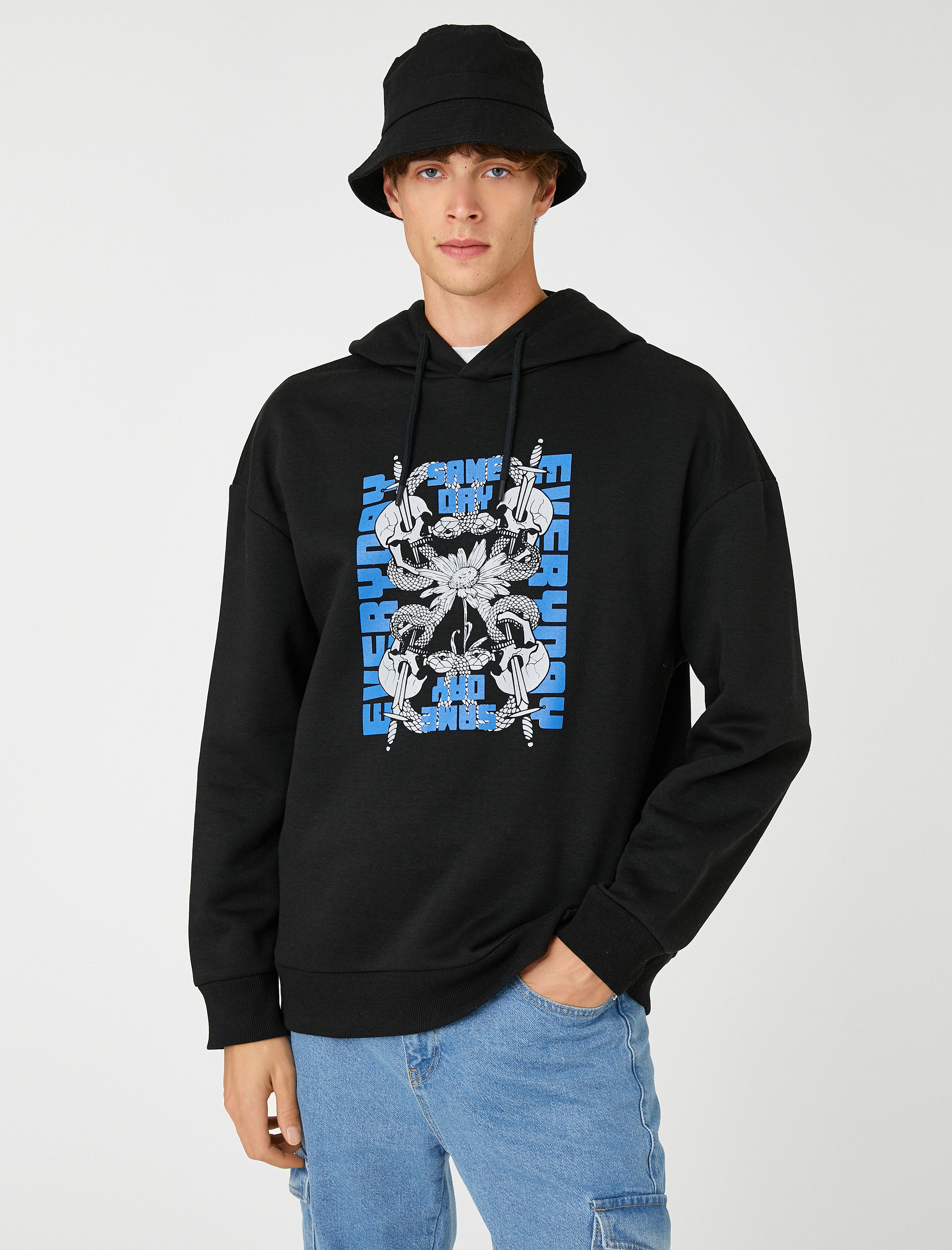   Kapşonlu Oversize Sweatshirt Şardonlu Kuru Kafa Baskılı