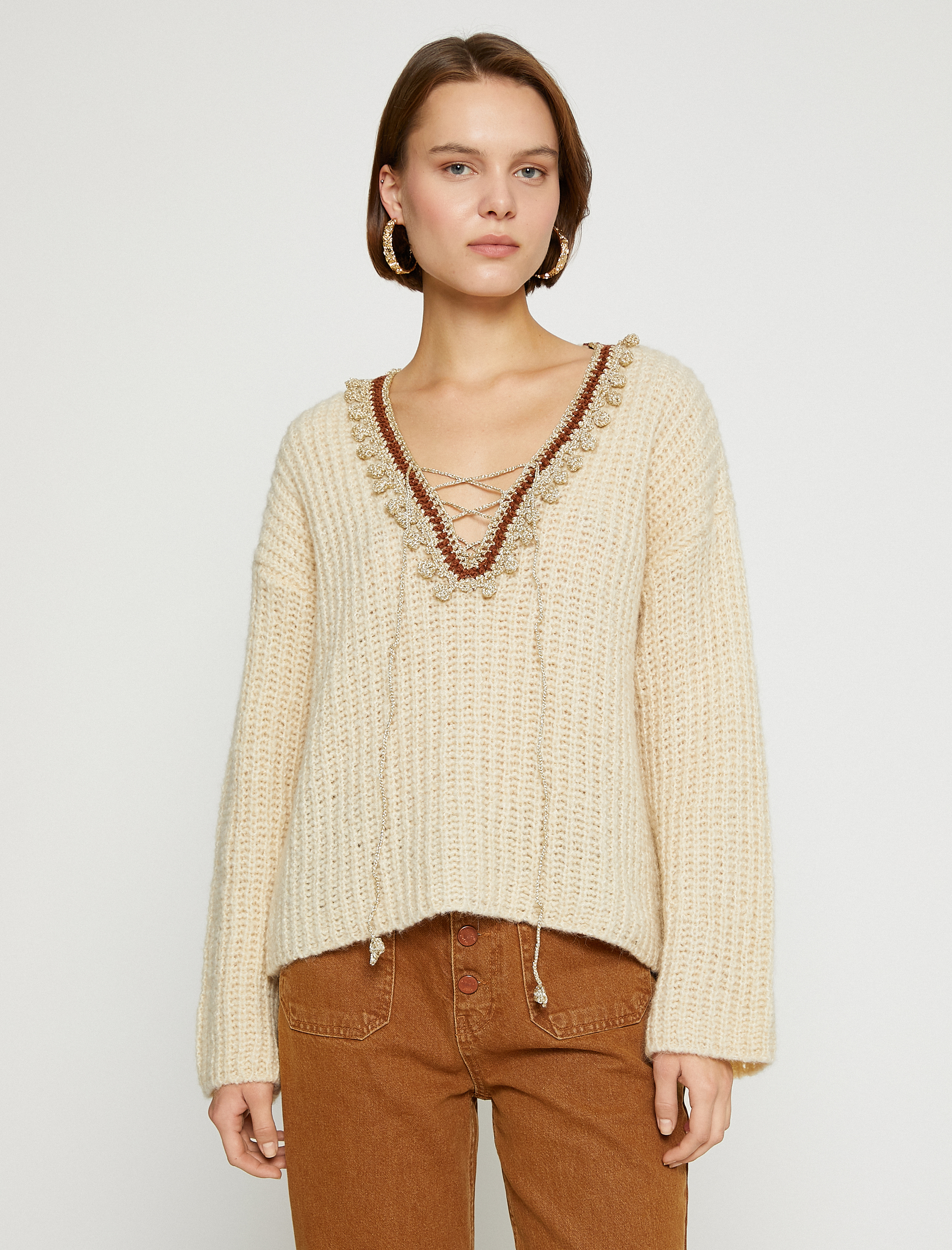   Yaka Detaylı Örgü Kazak