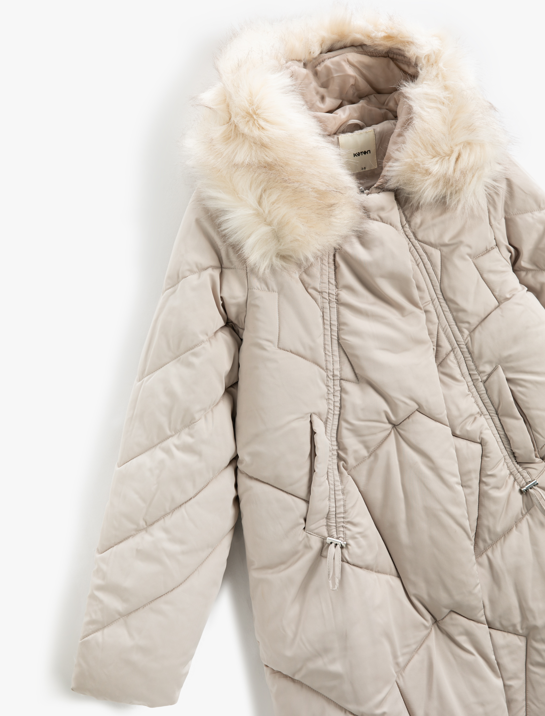   Kapüşonlu Şişme Mont Peluş Detaylı