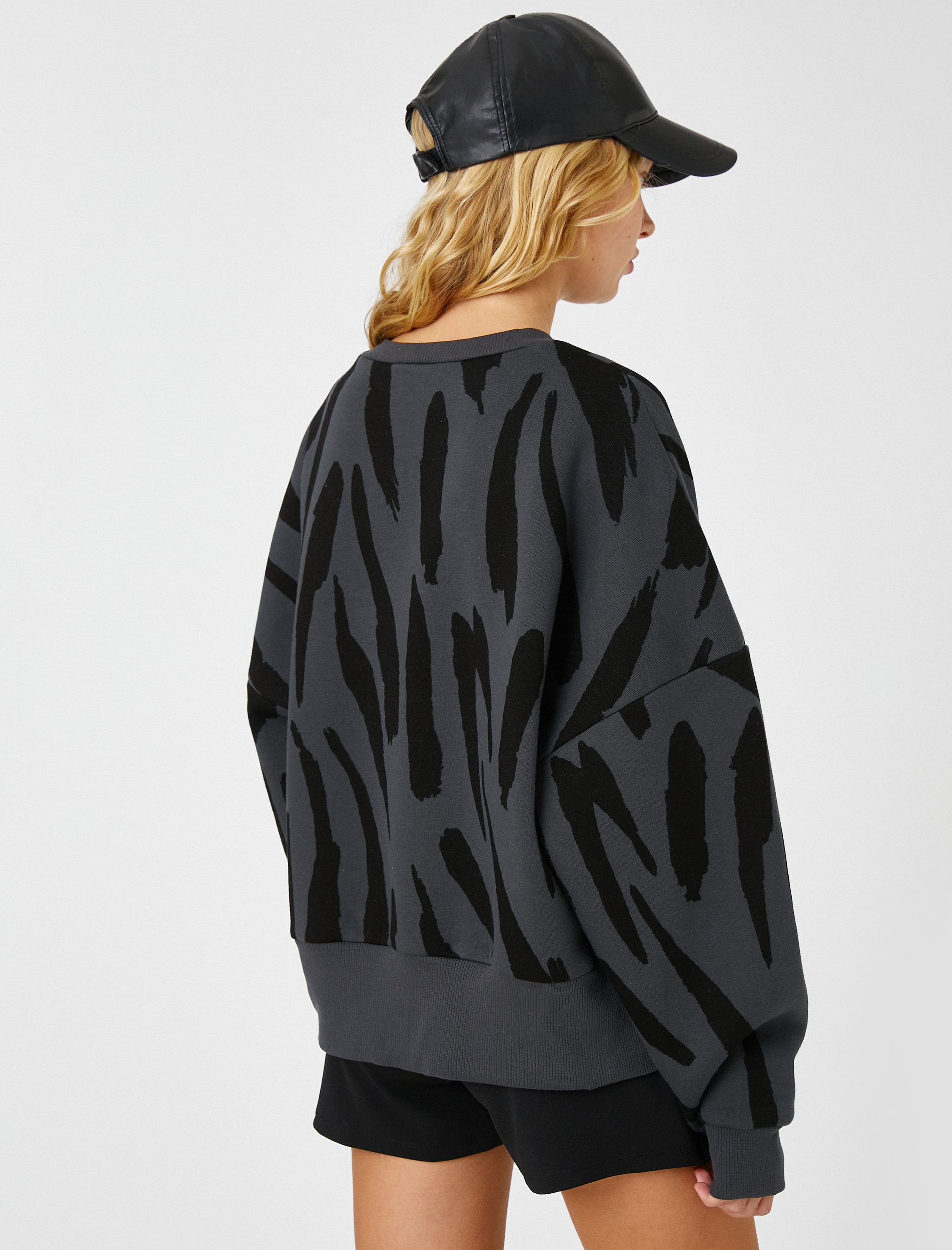   Bisiklet Yaka Sweatshirt Uzun Kollu İçi Polarlı