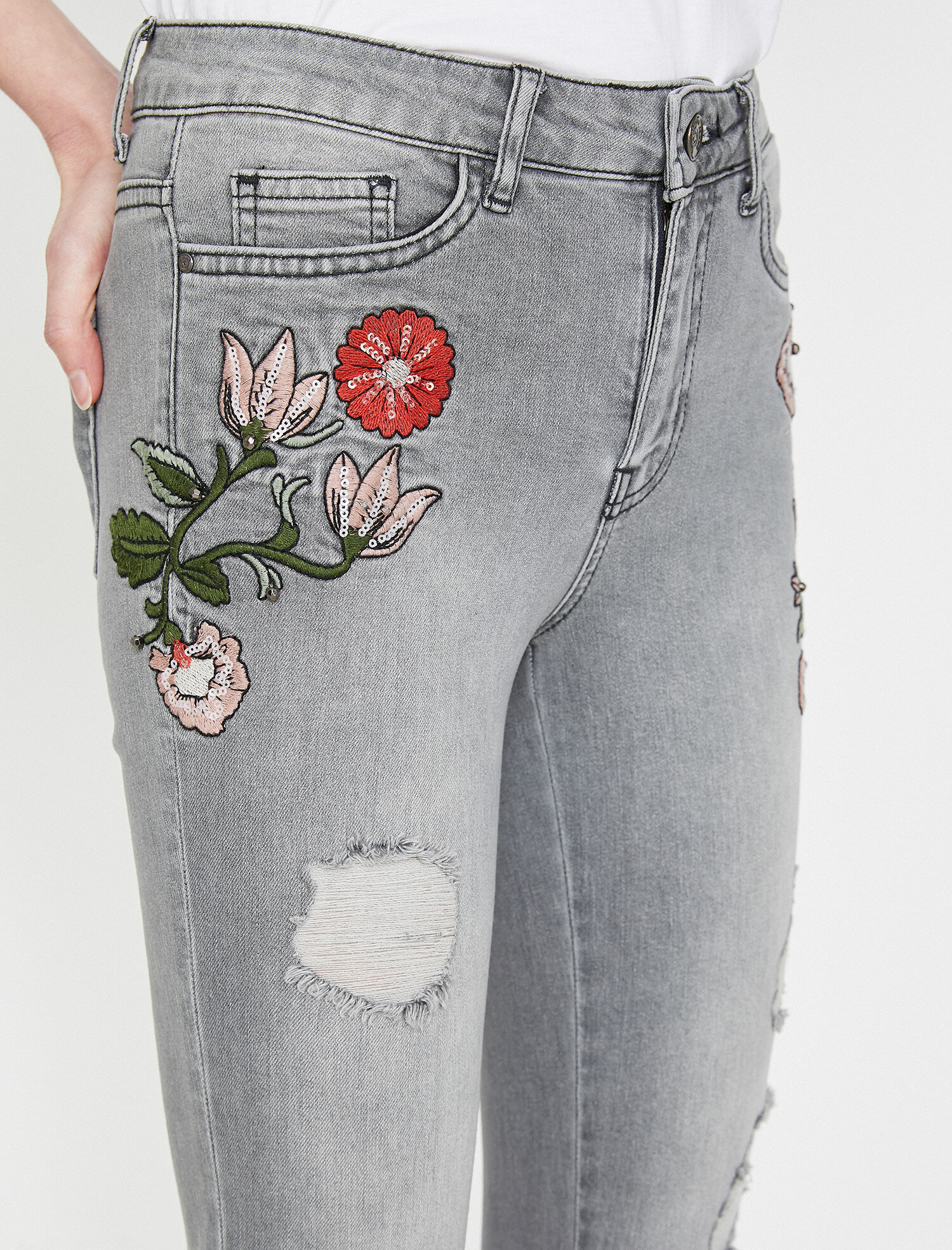   İşlemeli Jean Pantolon