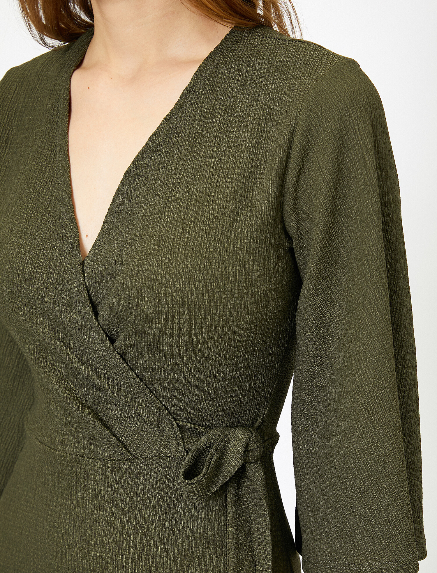   Düğme Detaylı Tişört