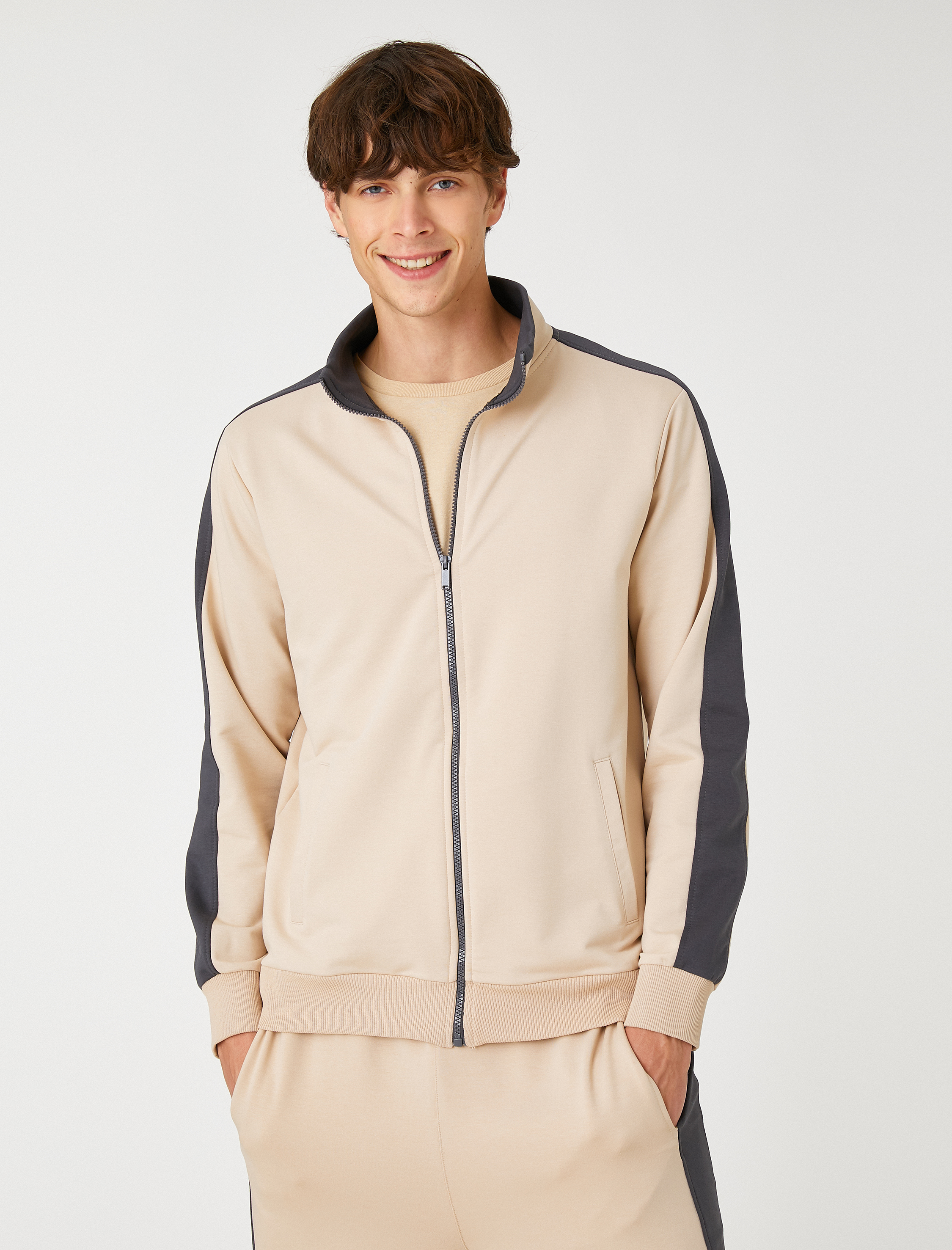   Dik Yaka Spor Sweatshirt Renk Bloklu Cep Detaylı Fermuarlı