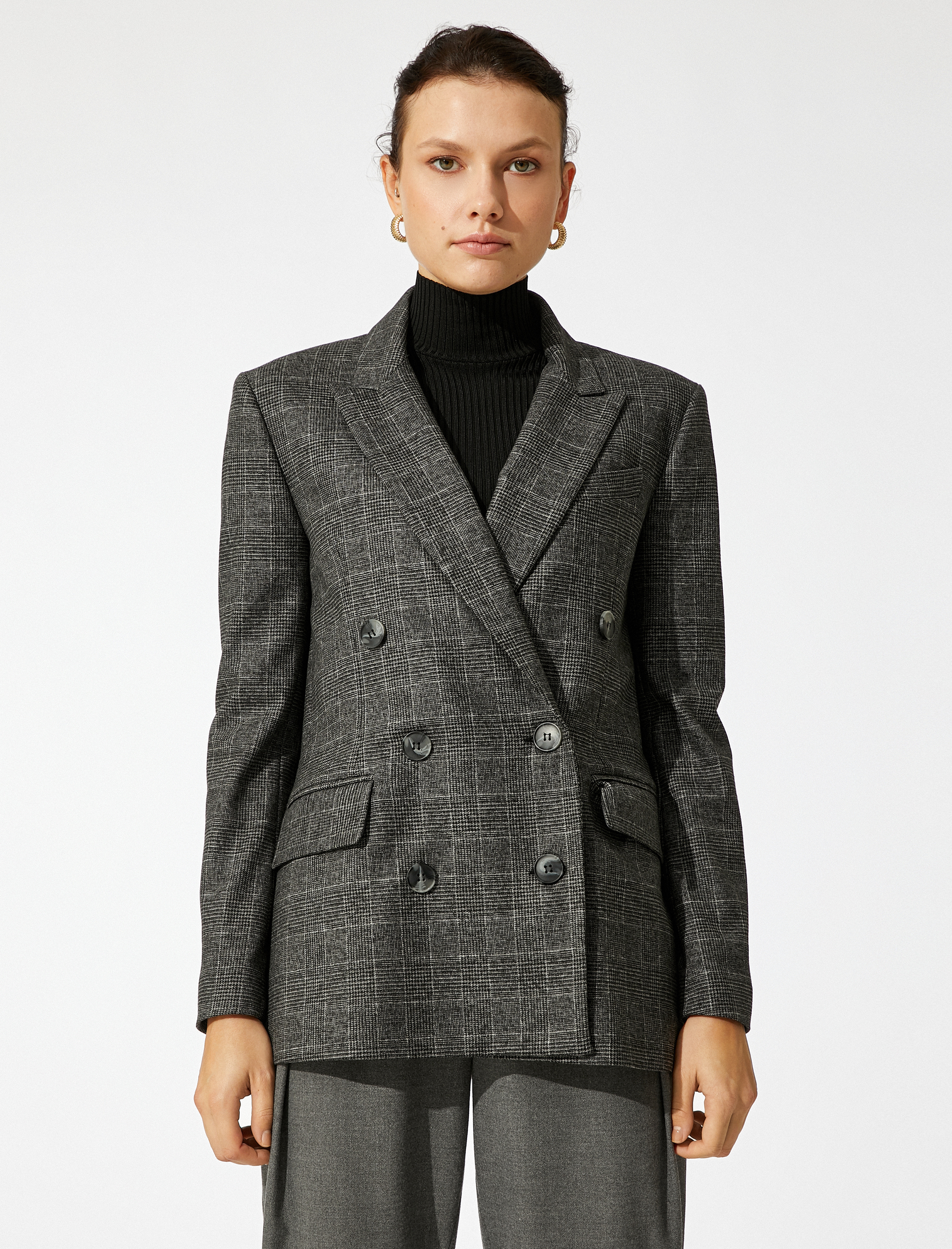   Ayşegül Afacan X Koton - Ekoseli Düğmeli Kruvaze Blazer Ceket