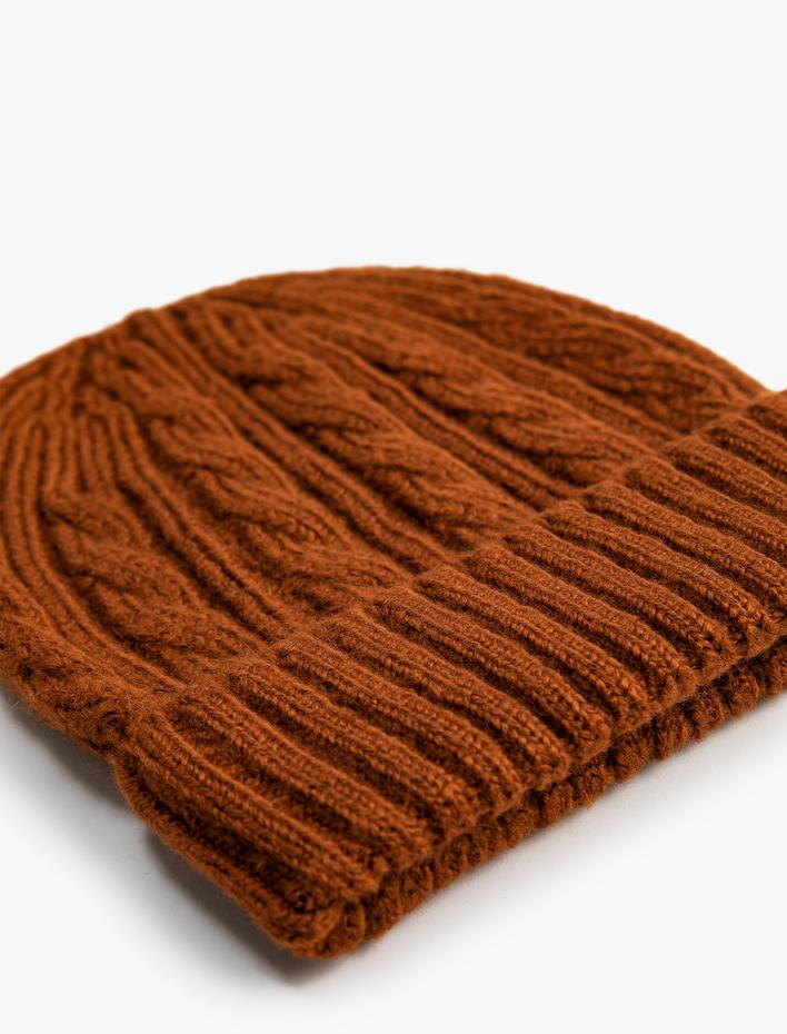 Kadın Saç Örgü Bere