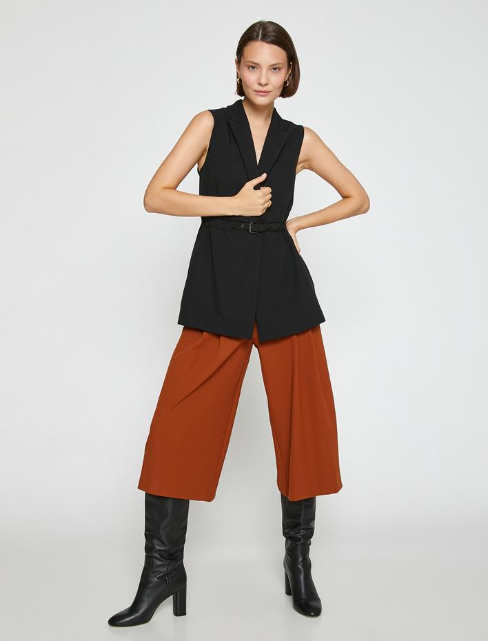  Kısa Paça Pilili Dökümlü Pantolon