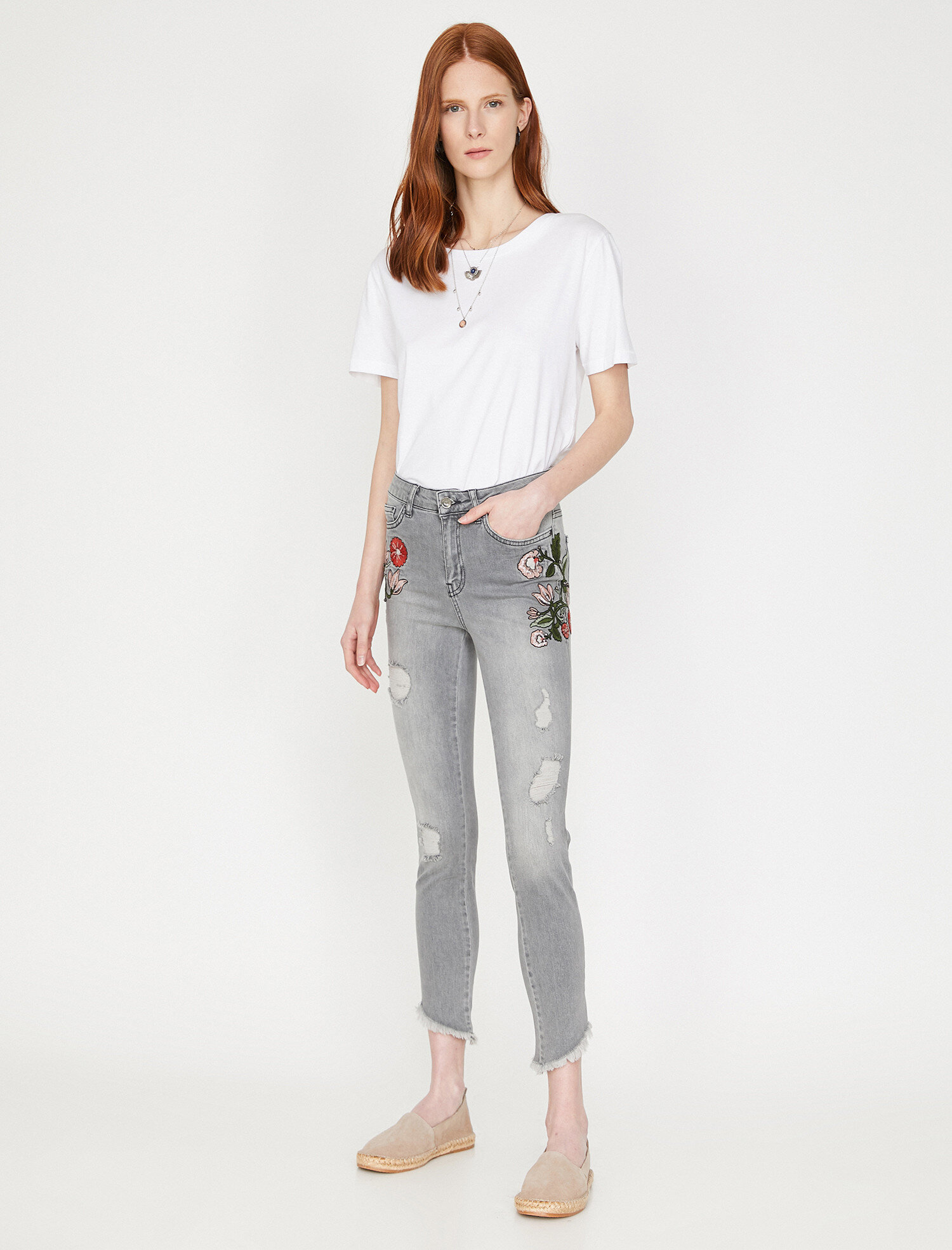   İşlemeli Jean Pantolon