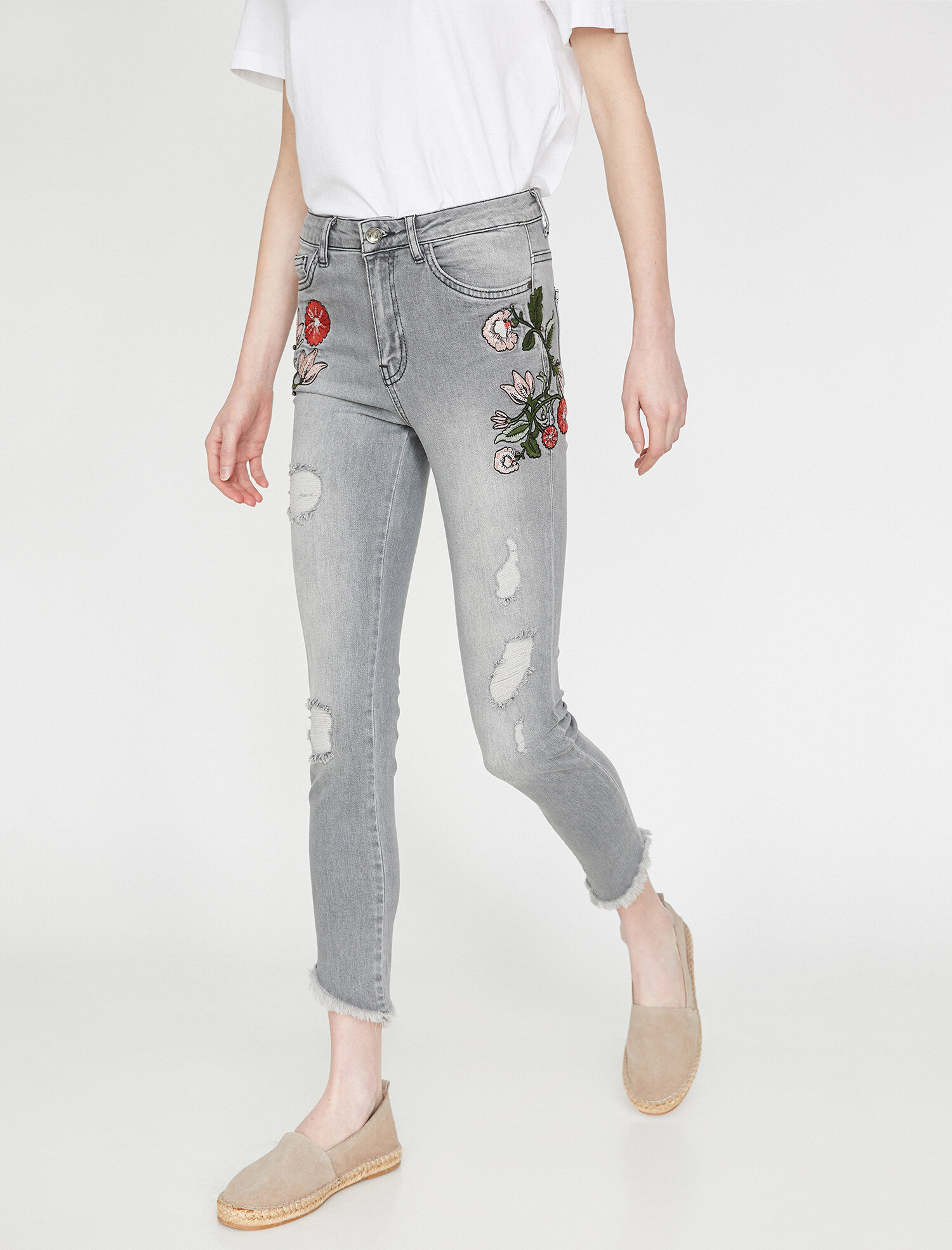   İşlemeli Jean Pantolon