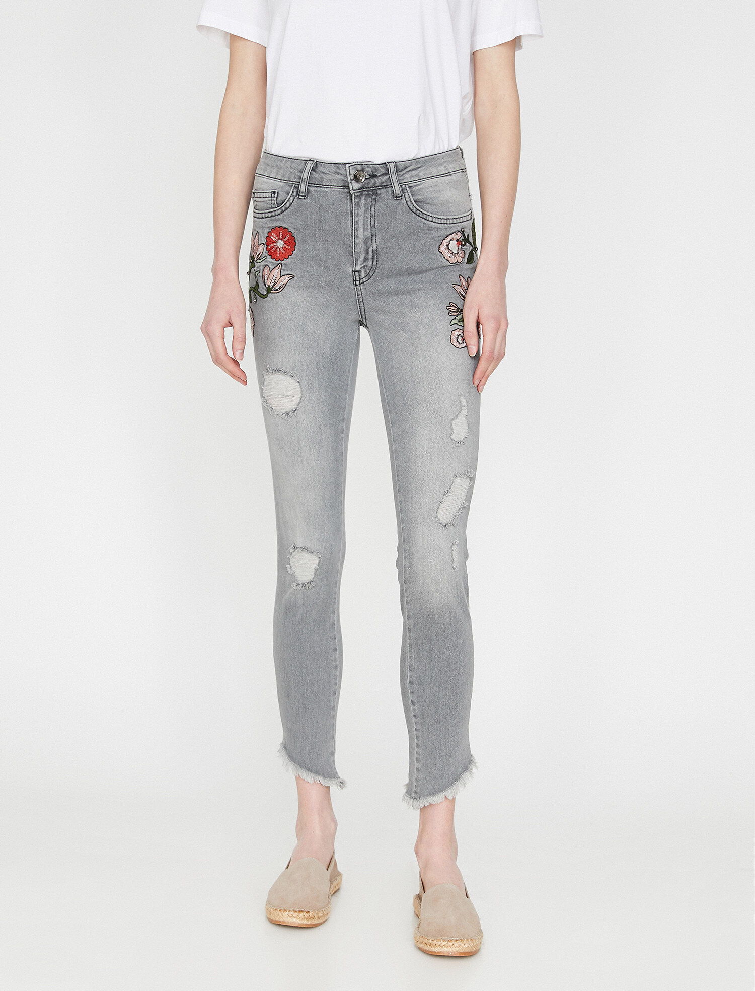   İşlemeli Jean Pantolon