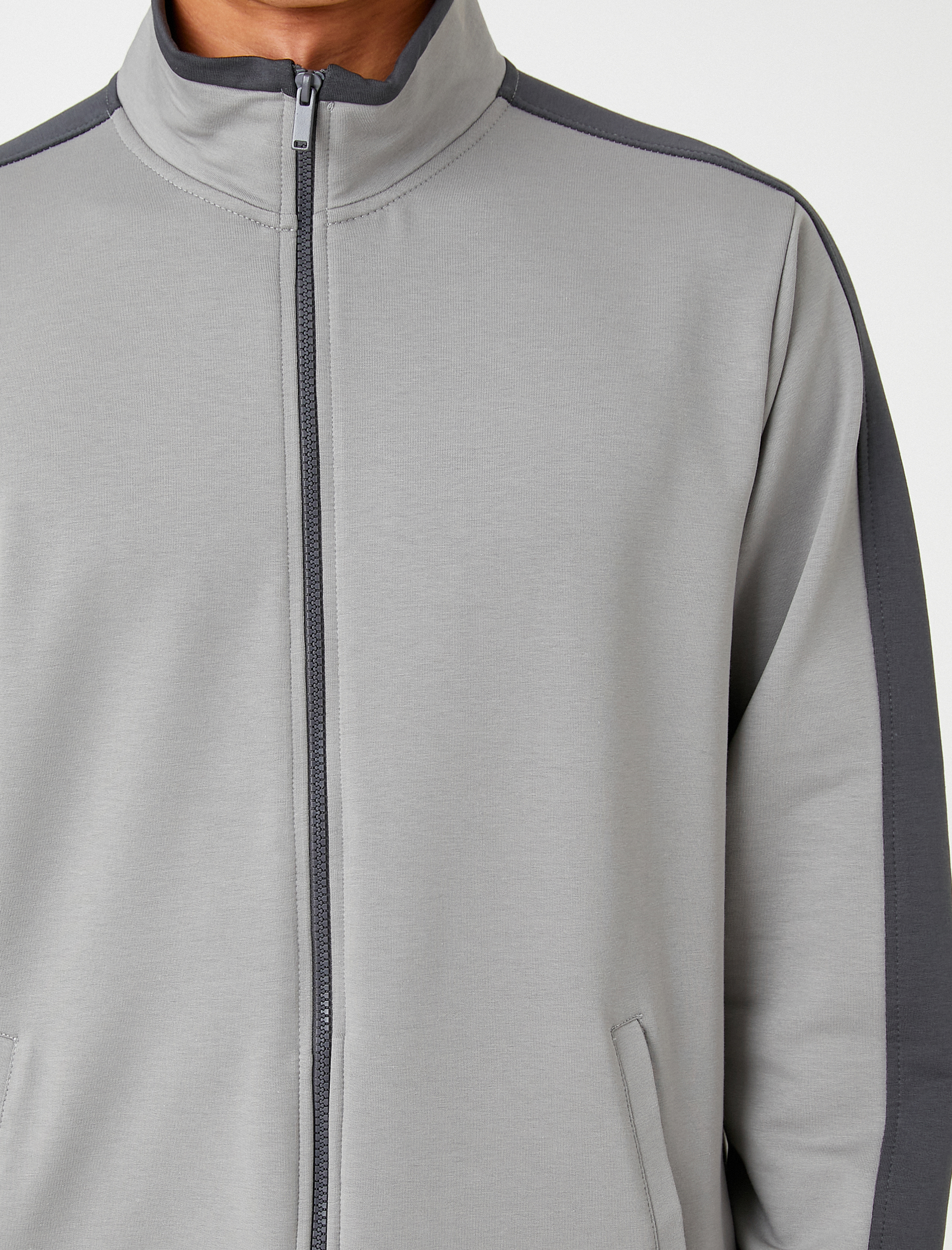   Dik Yaka Spor Sweatshirt Renk Bloklu Cep Detaylı Fermuarlı