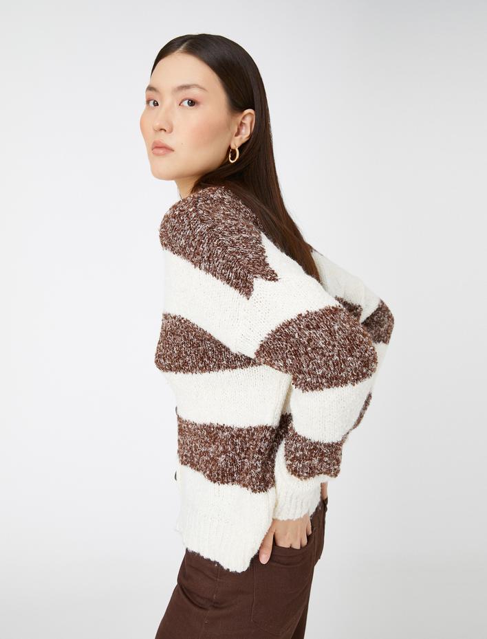  V Yaka Hırka Düğmeli