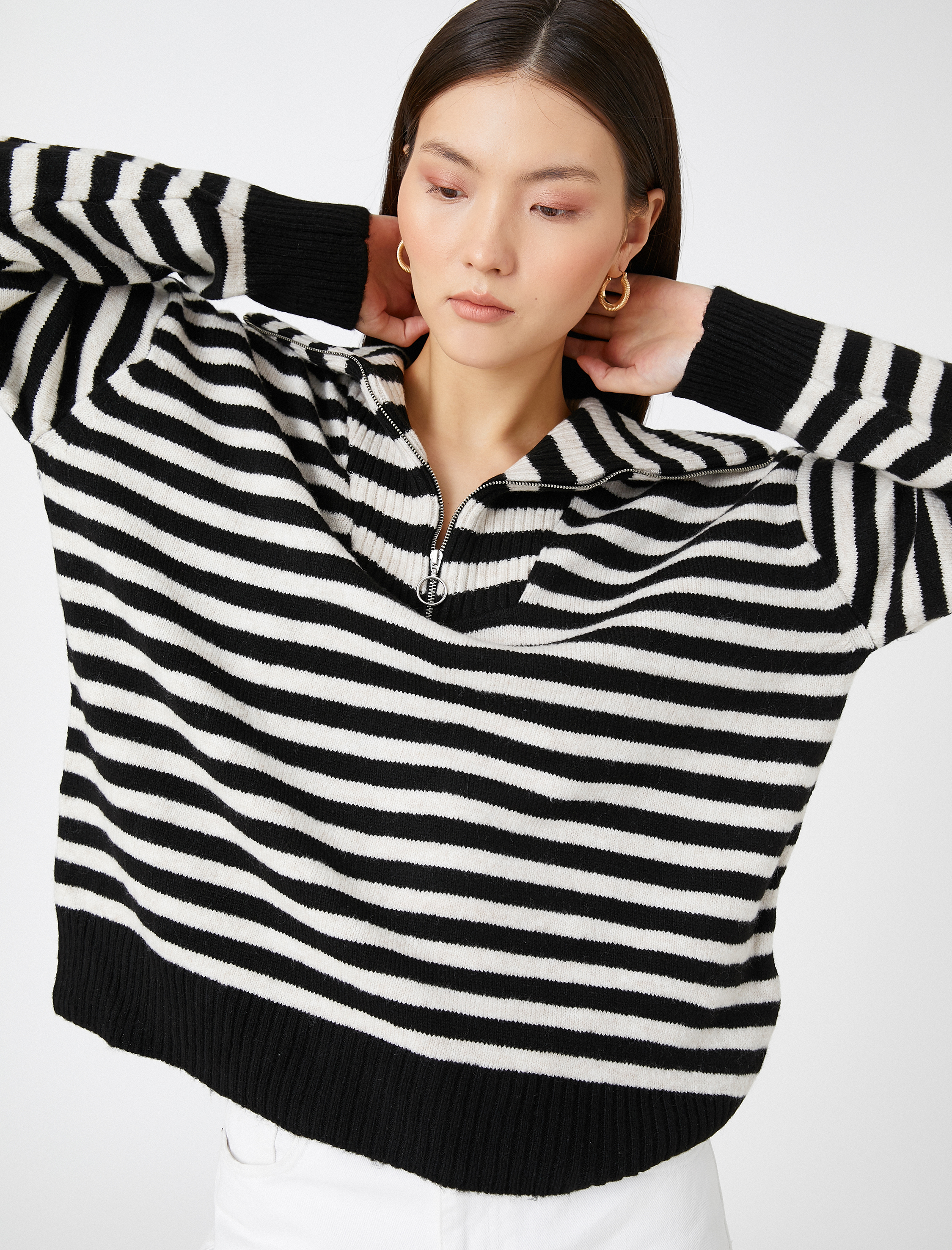   Dik Yaka Triko Kazak Fermuarlı