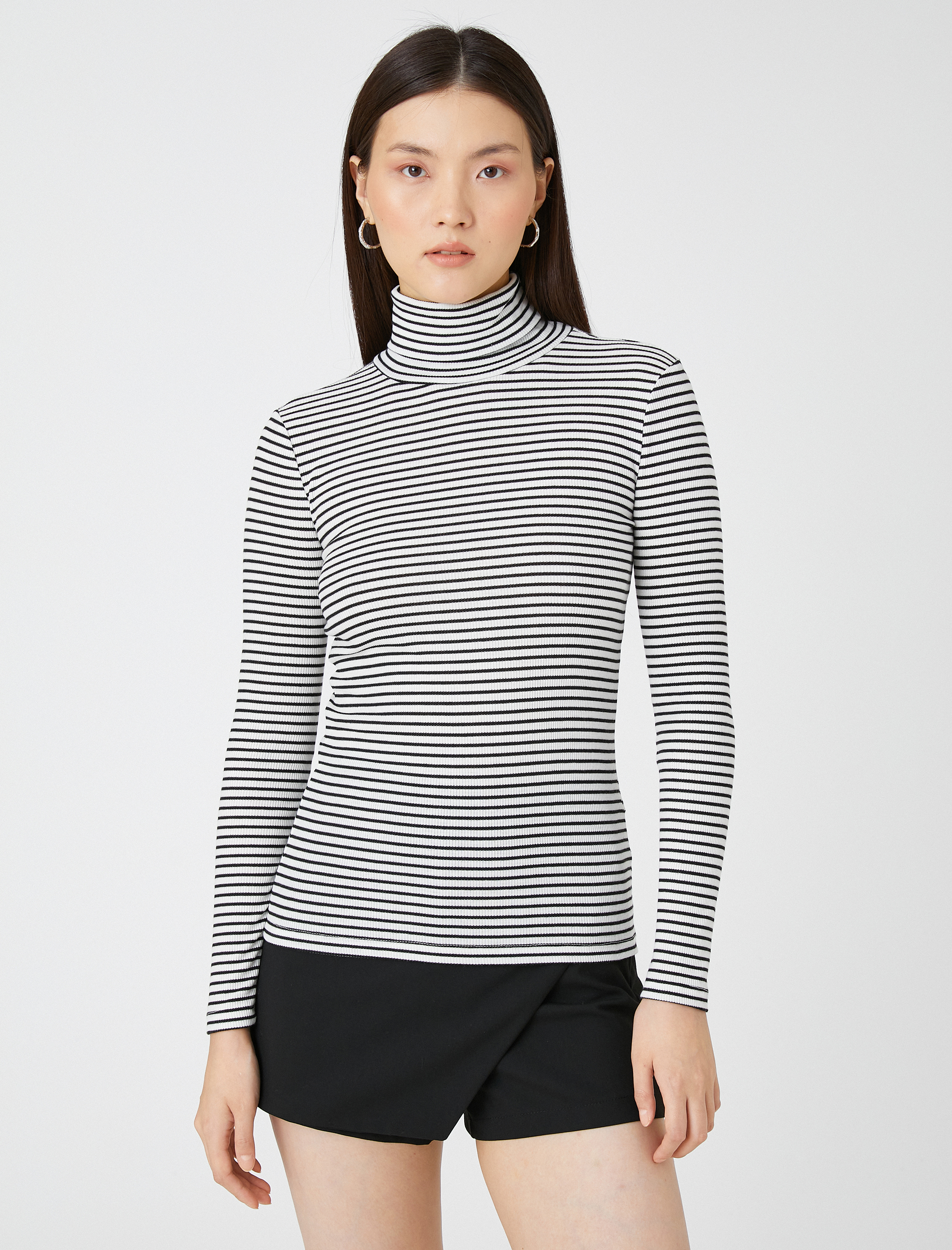   Boğazlı Tişört Uzun Kollu