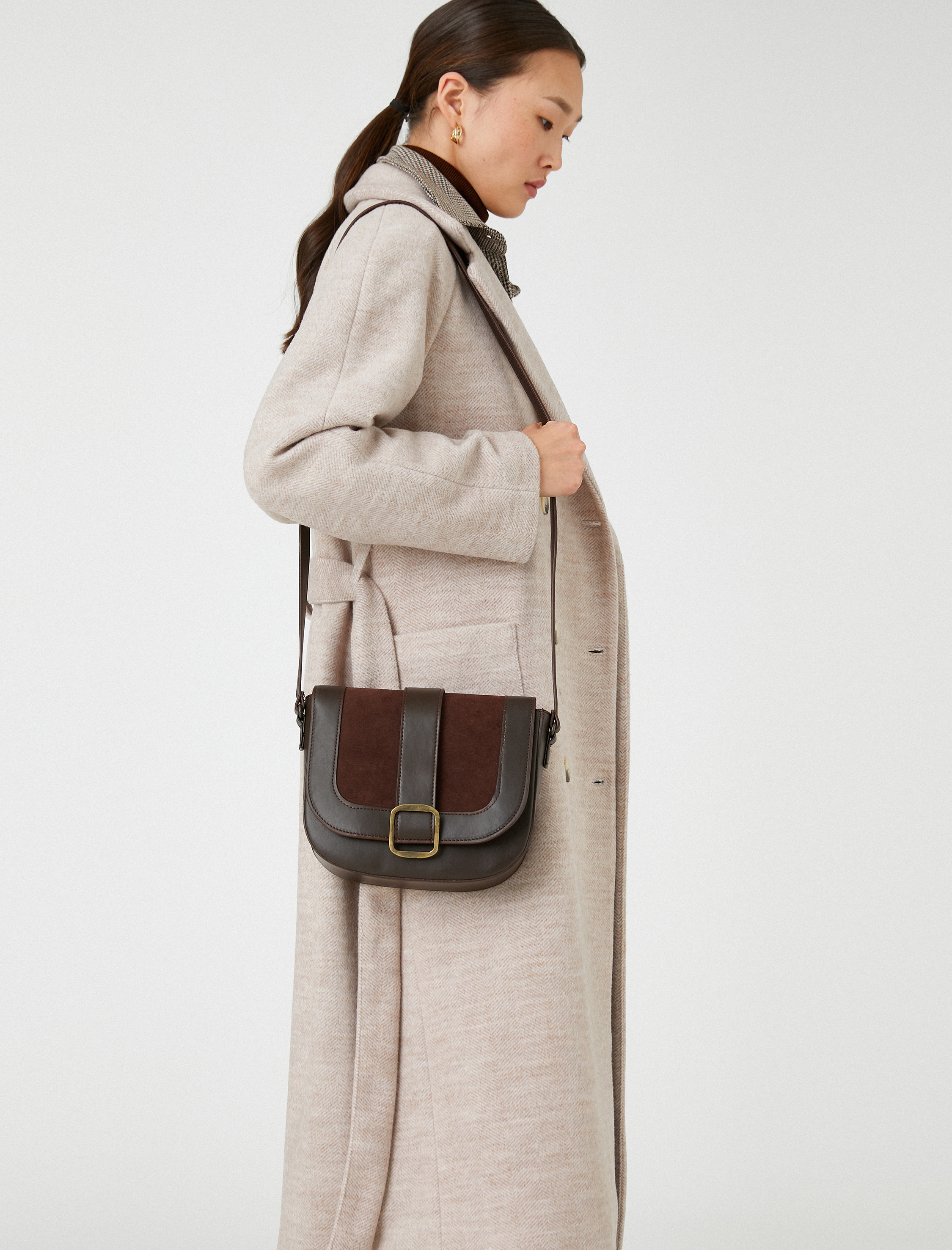  Kadın Çapraz Çanta Toka Detaylı