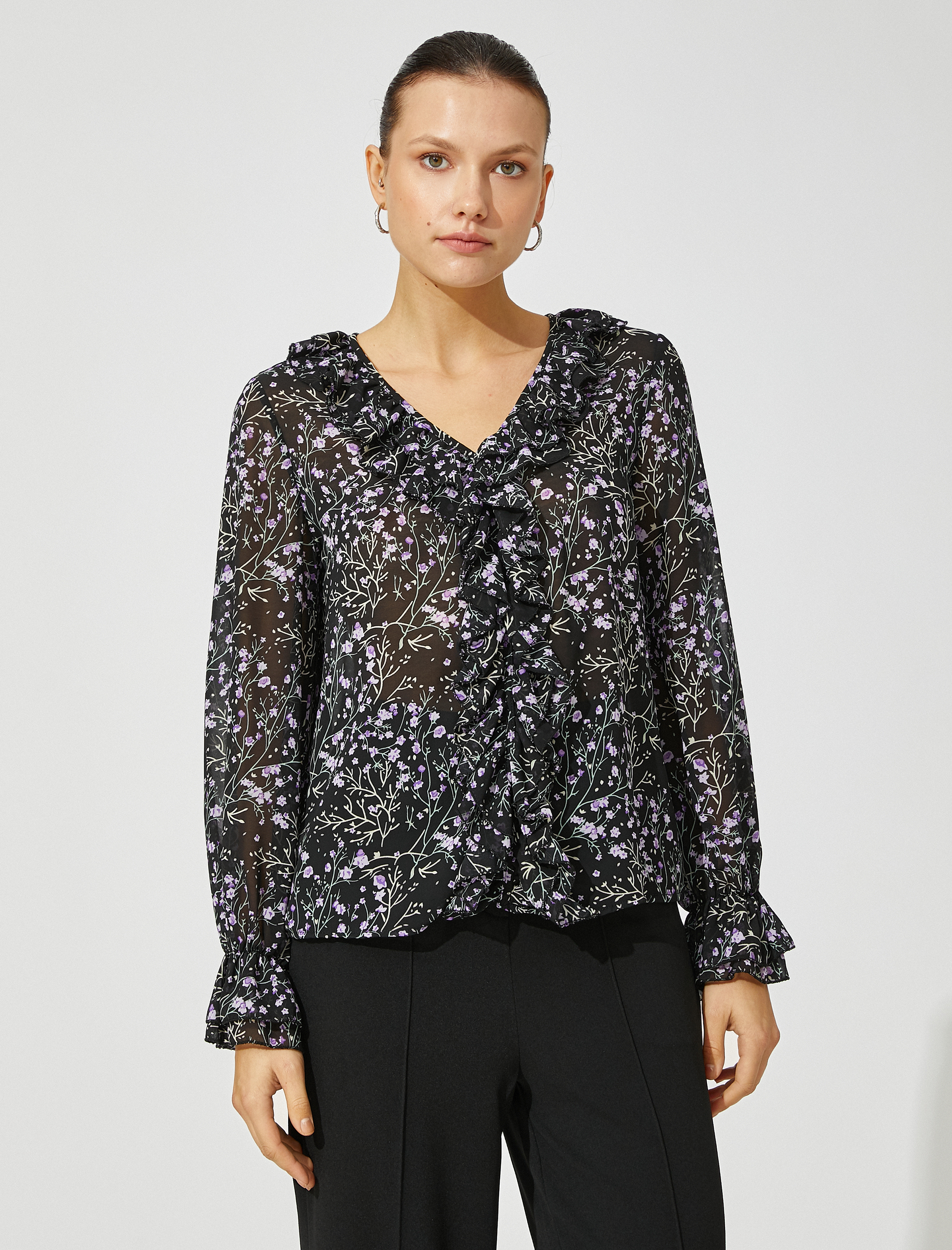   Çiçekli Şifon Bluz Volanlı