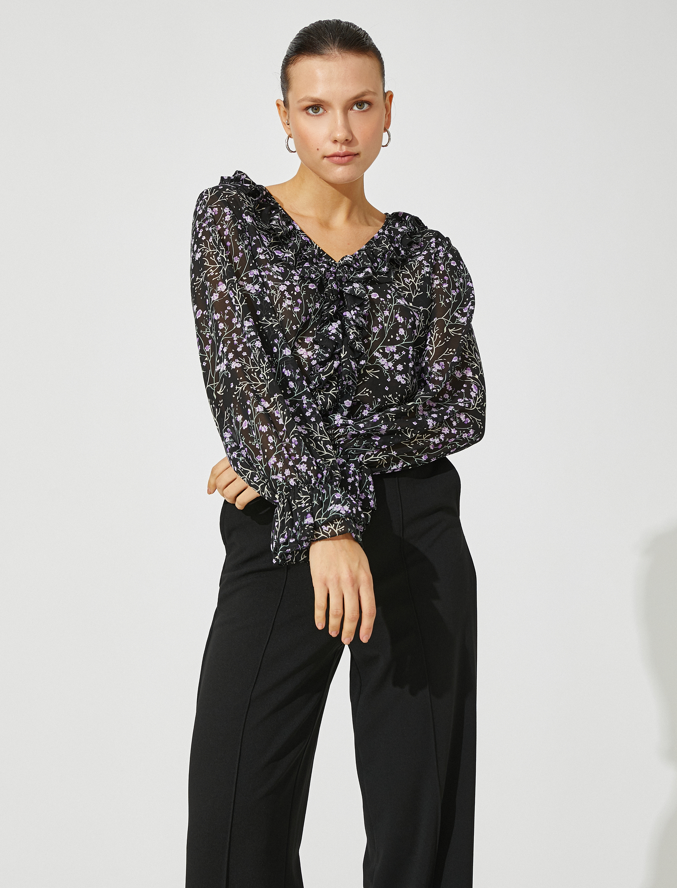   Çiçekli Şifon Bluz Volanlı