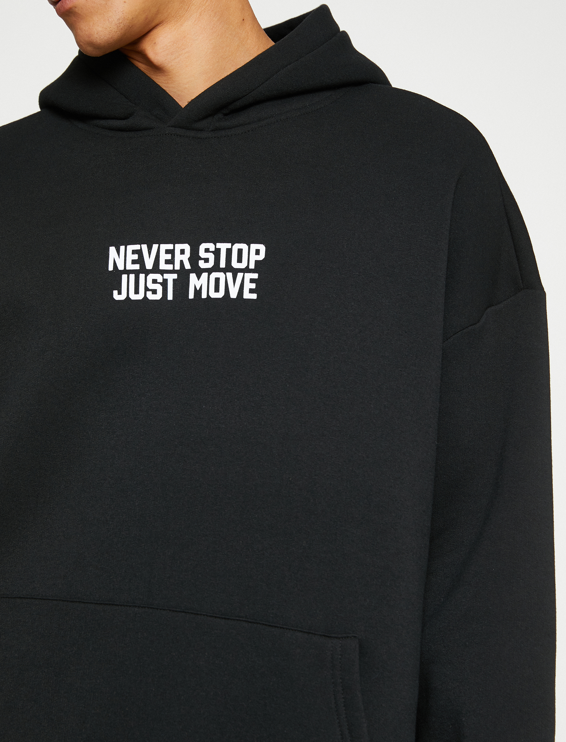 Şardonlu Kapşonlu Sweatshirt Slogan Baskılı Cep Detaylı Uzun Kollu