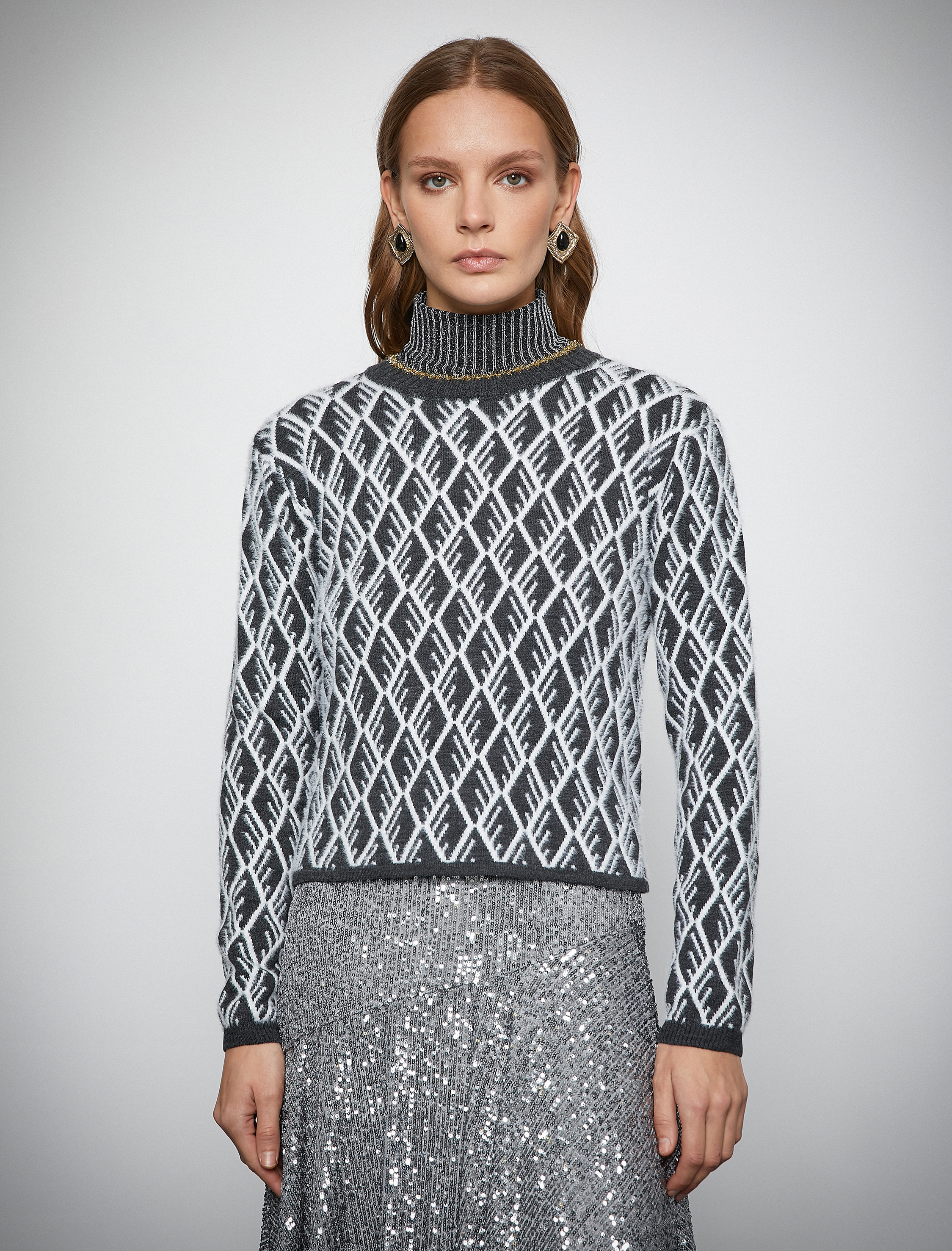 Melis Ağazat X Koton - Simli Yumuşak Dokulu Yuvarlak Yaka Triko Kazak