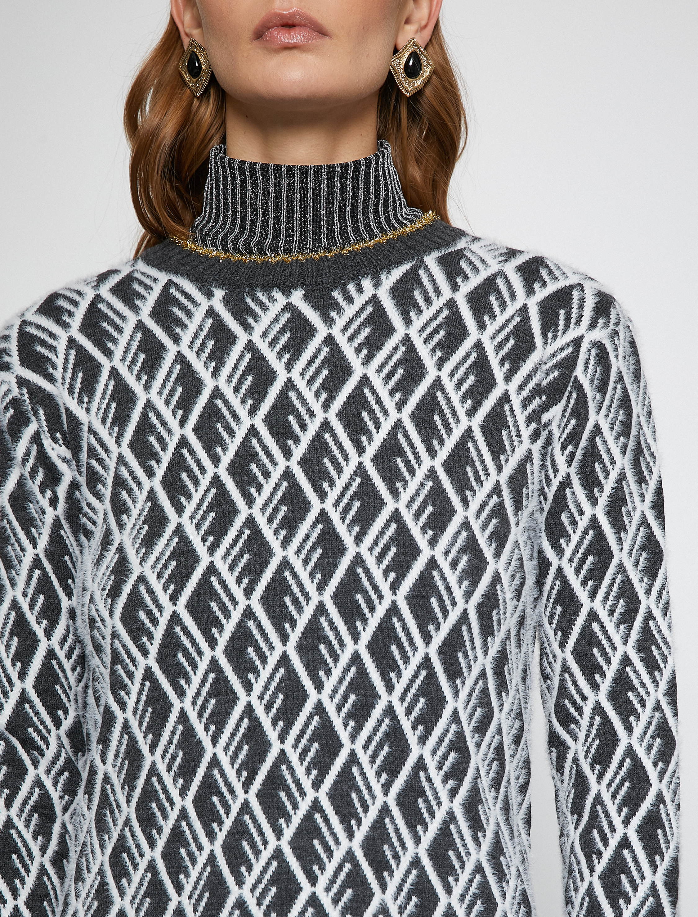 Melis Ağazat X Koton - Simli Yumuşak Dokulu Yuvarlak Yaka Triko Kazak