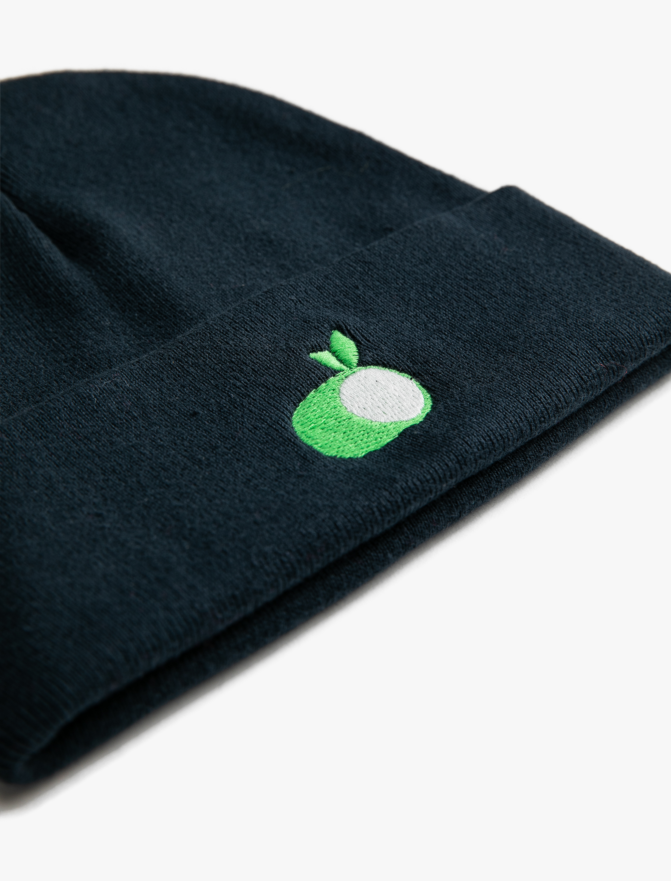  Erkek Çocuk Triko Bere İşleme Detaylı