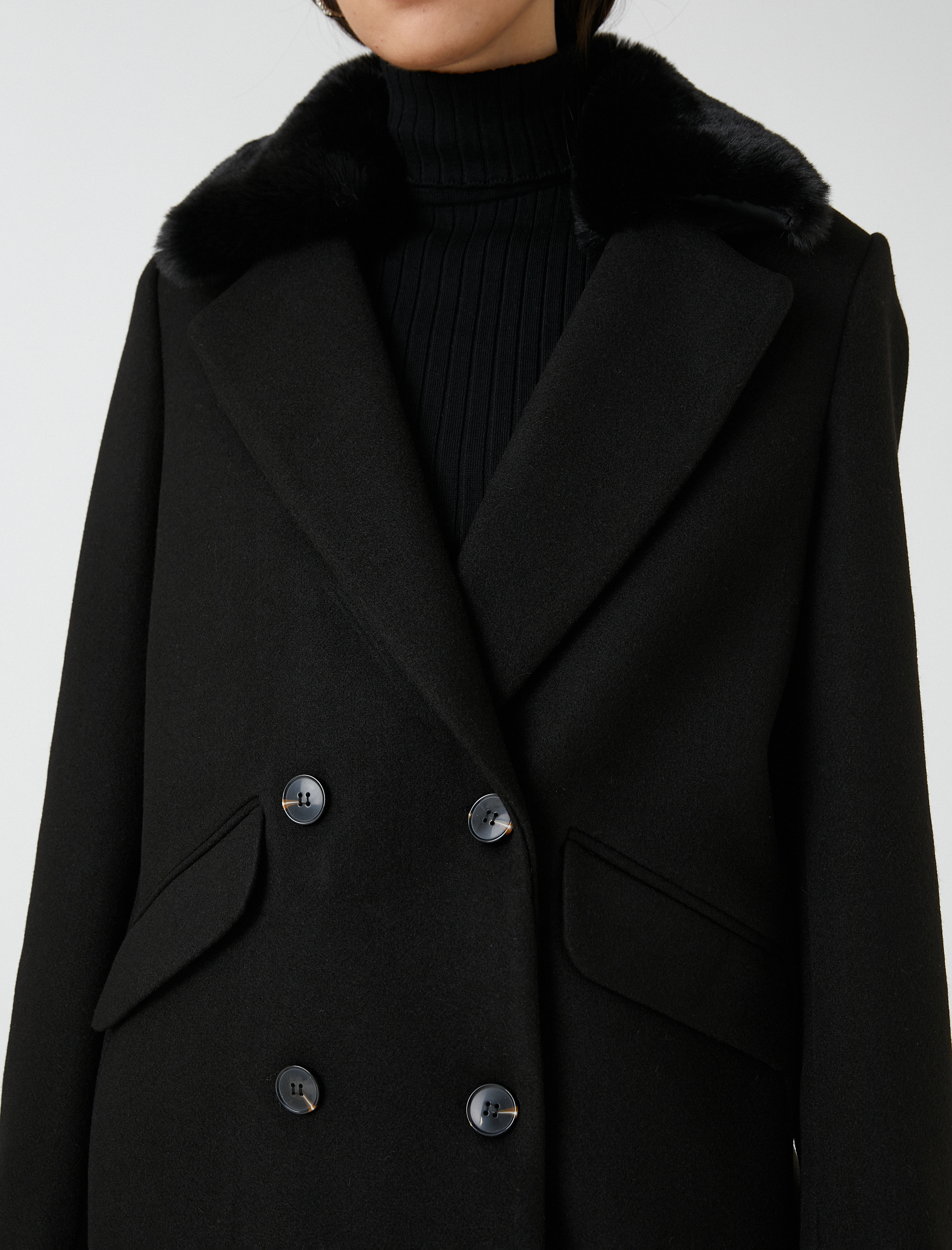 Kruvaze Oversize Kaşe Kaban Yakası Çıkarılabilir Peluş Detaylı