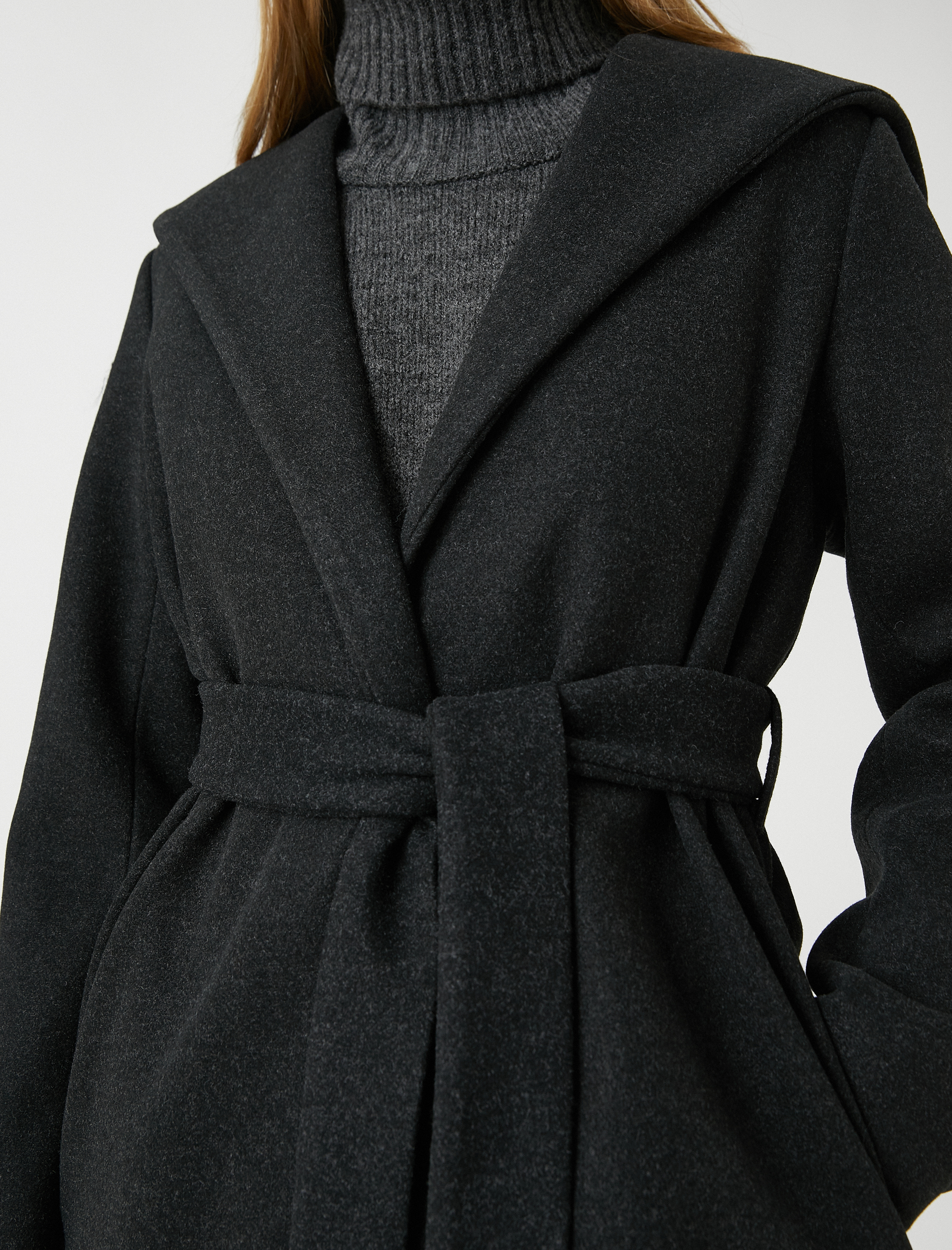   Kapüşonlu Uzun Kaşe Kaban Cepli Kuşaklı