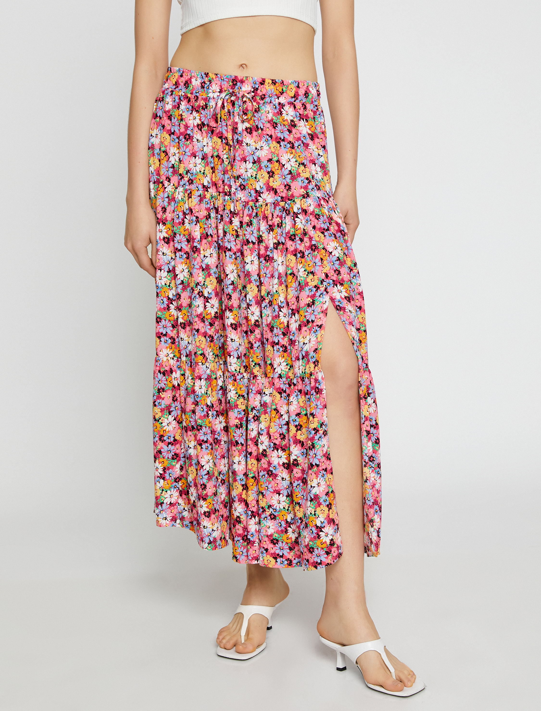   Çiçekli Katlı Uzun Etek Yırtmaçlı Beli Bağlamalı