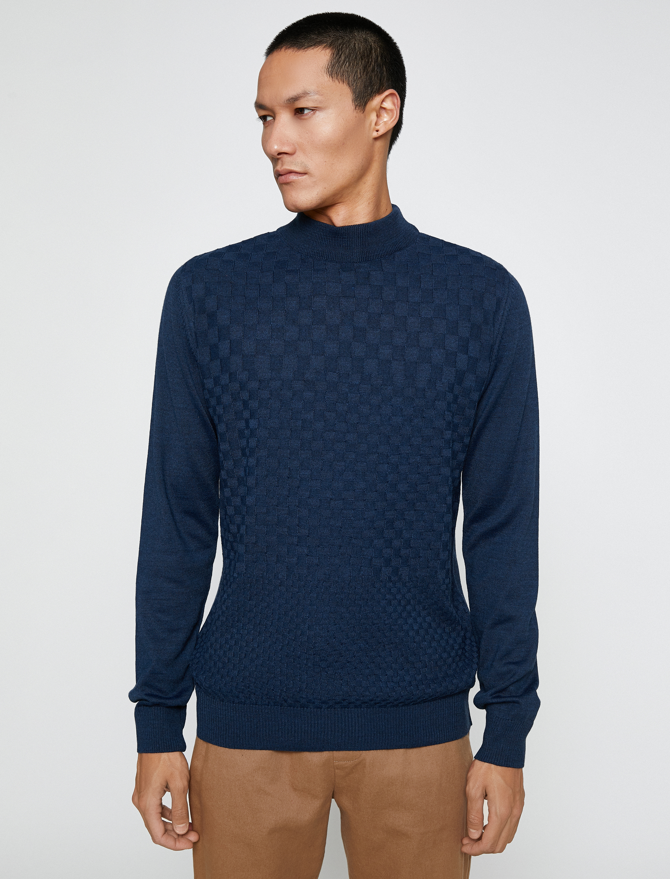   Basic Triko Kazak Yarım Balıkçı Yaka Uzun Kollu Geometrik Desenli